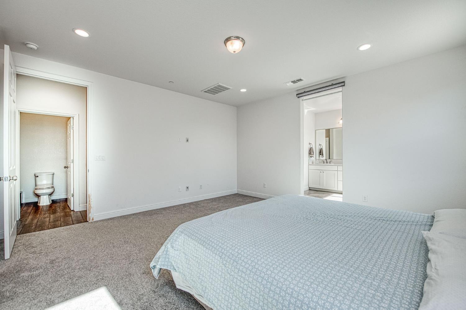2381 N Jason Ave, Fresno, CA 93737