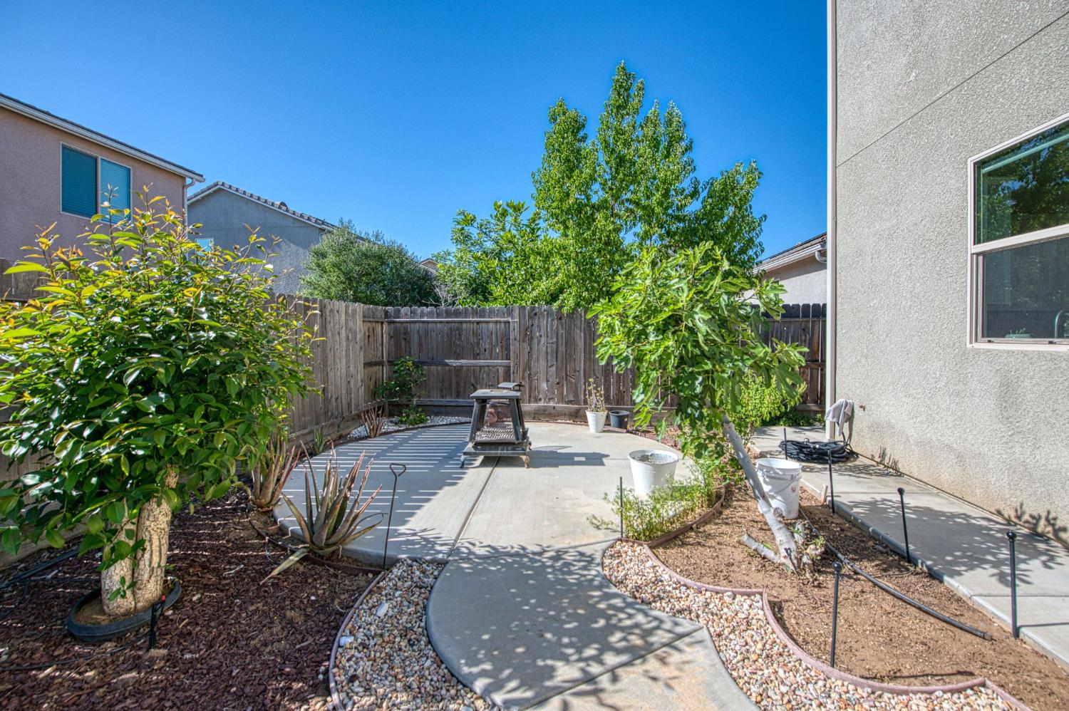 2381 N Jason Ave, Fresno, CA 93737
