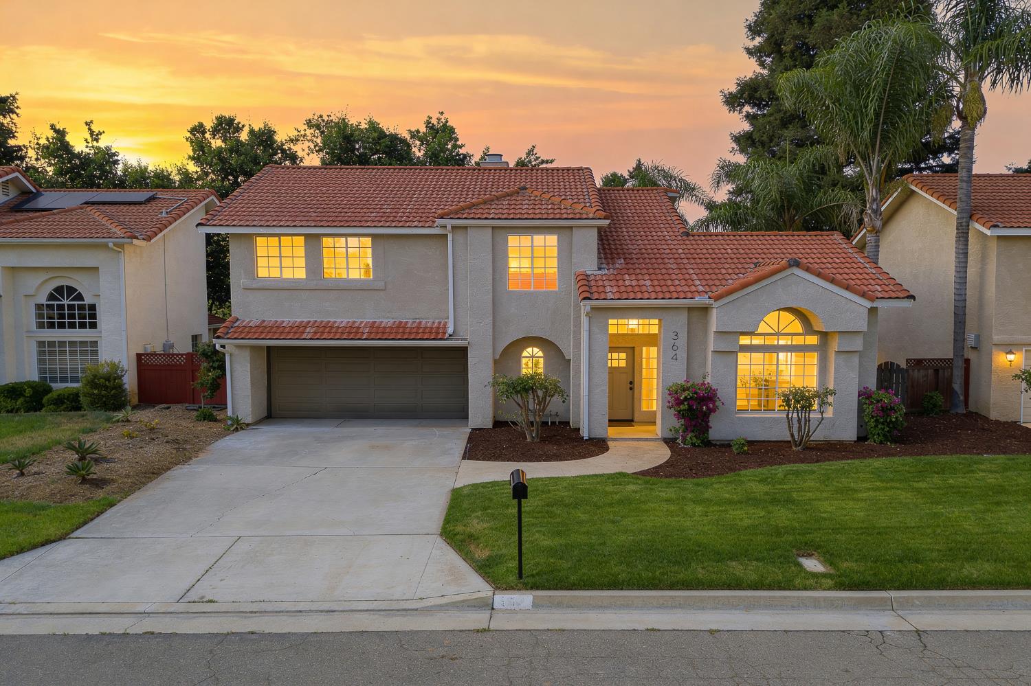 364 E Marwood Ln, Fresno, CA 93720