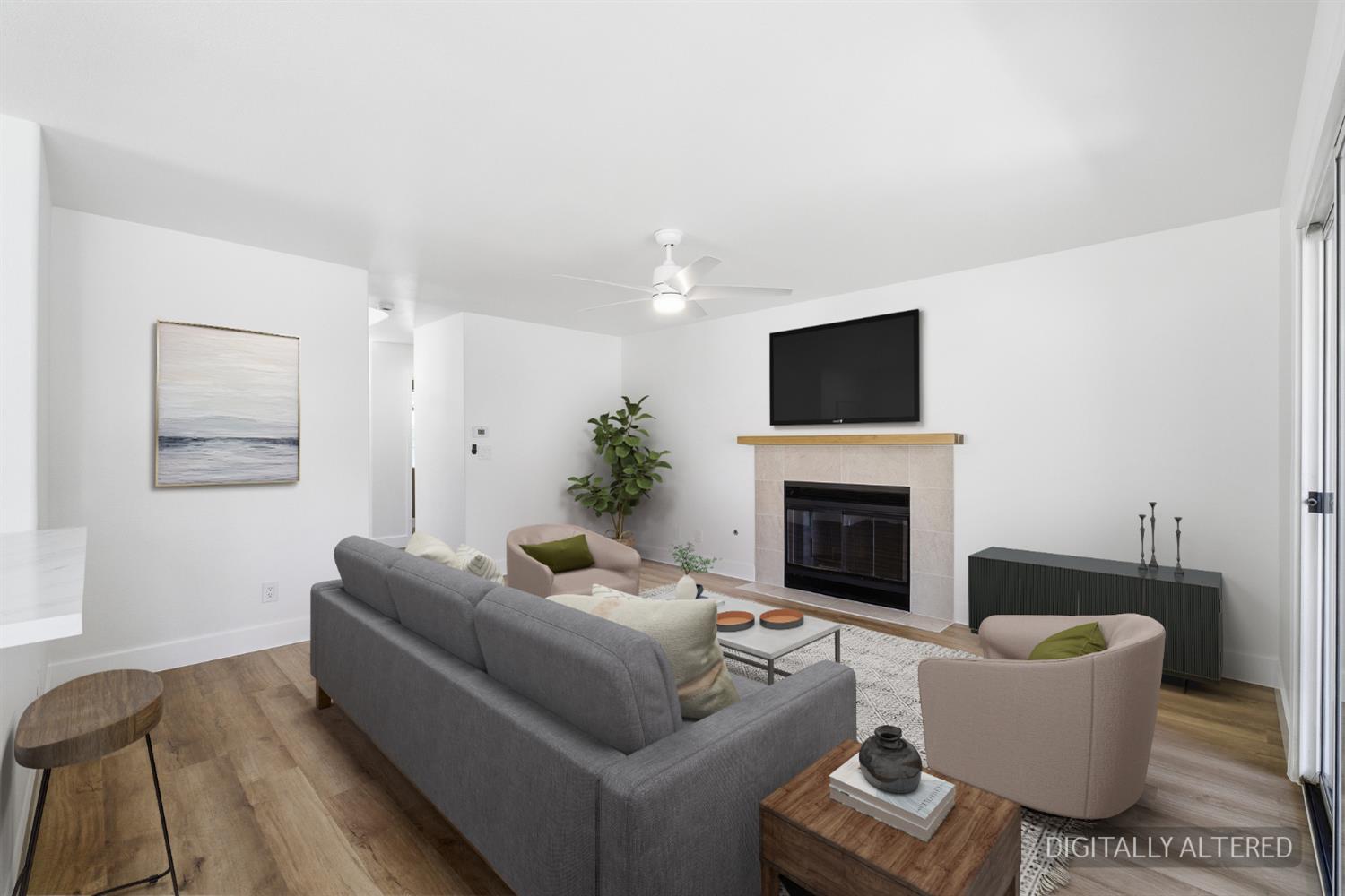 364 E Marwood Ln, Fresno, CA 93720