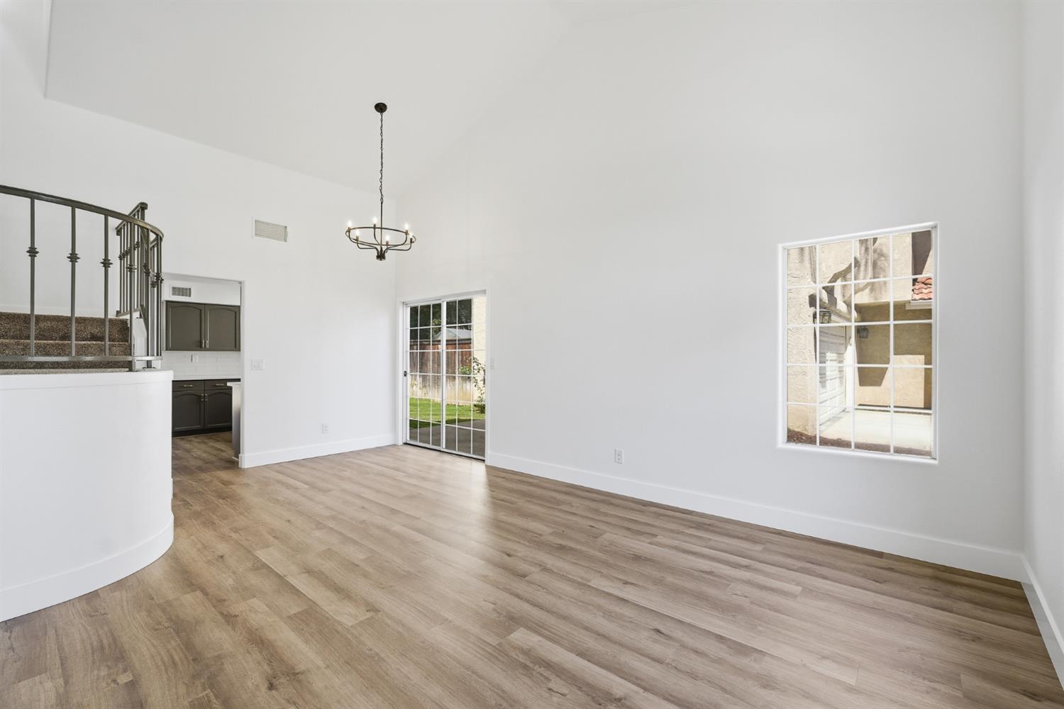 364 E Marwood Ln, Fresno, CA 93720