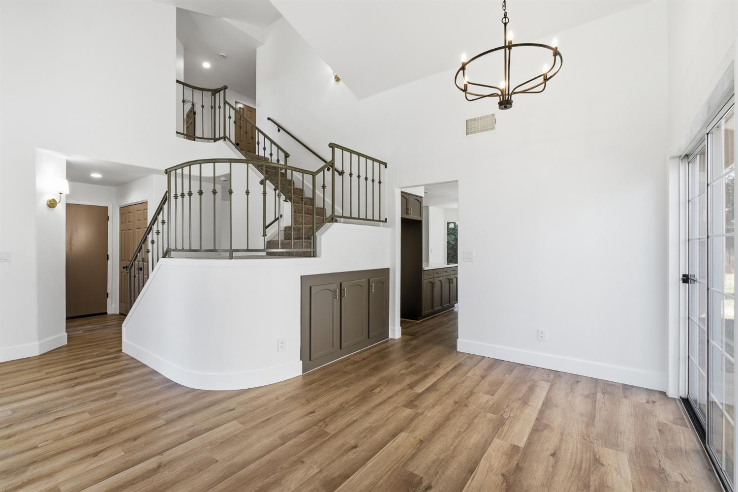 364 E Marwood Ln, Fresno, CA 93720
