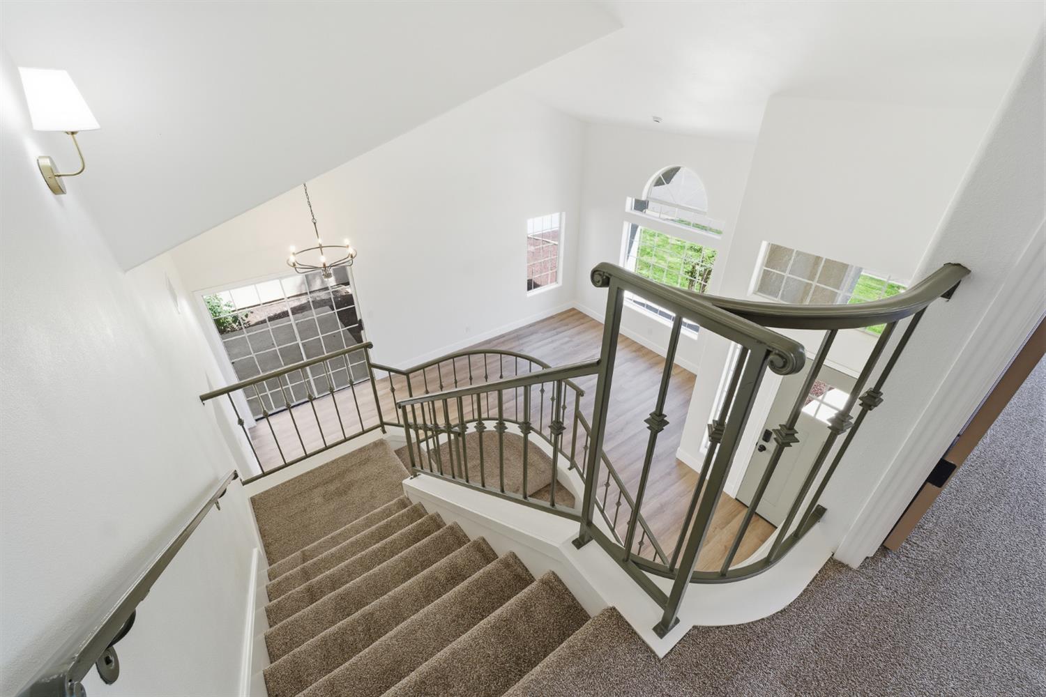 364 E Marwood Ln, Fresno, CA 93720