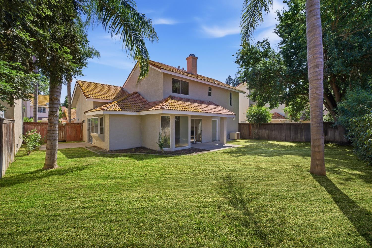 364 E Marwood Ln, Fresno, CA 93720