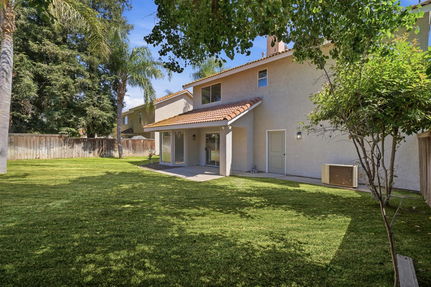 364 E Marwood Ln, Fresno, CA 93720