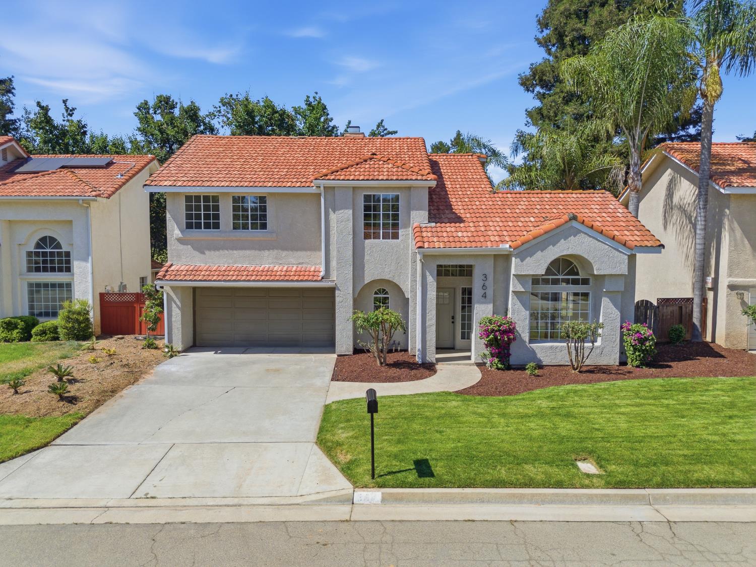 364 E Marwood Ln, Fresno, CA 93720