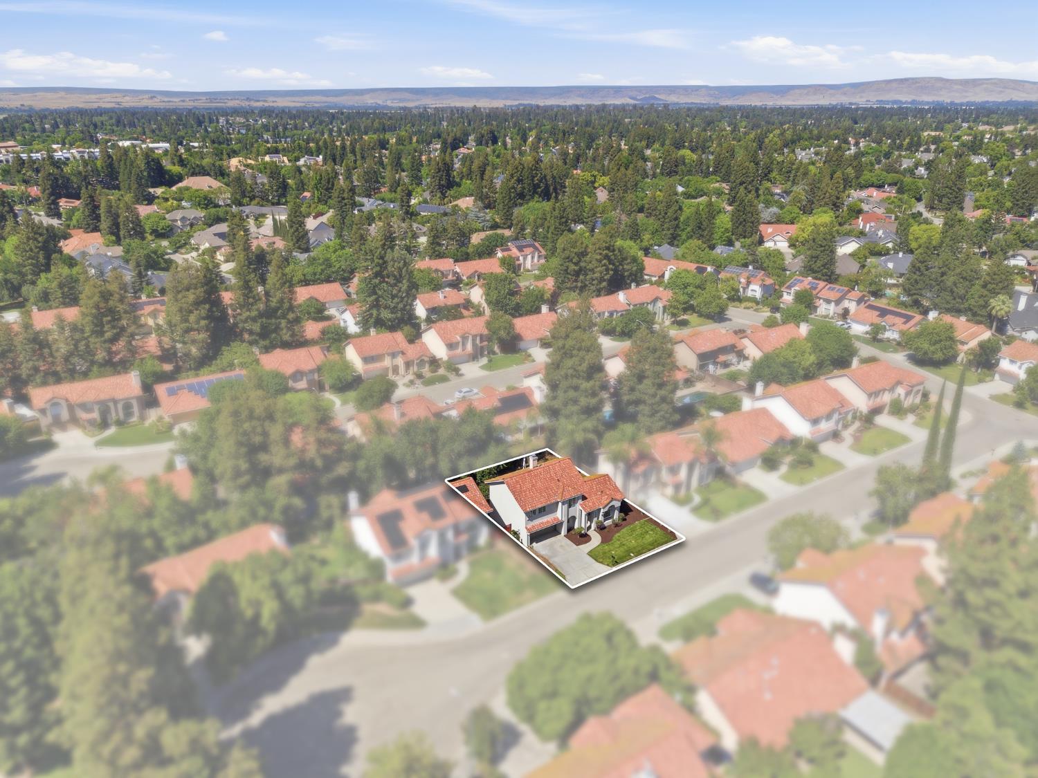 364 E Marwood Ln, Fresno, CA 93720