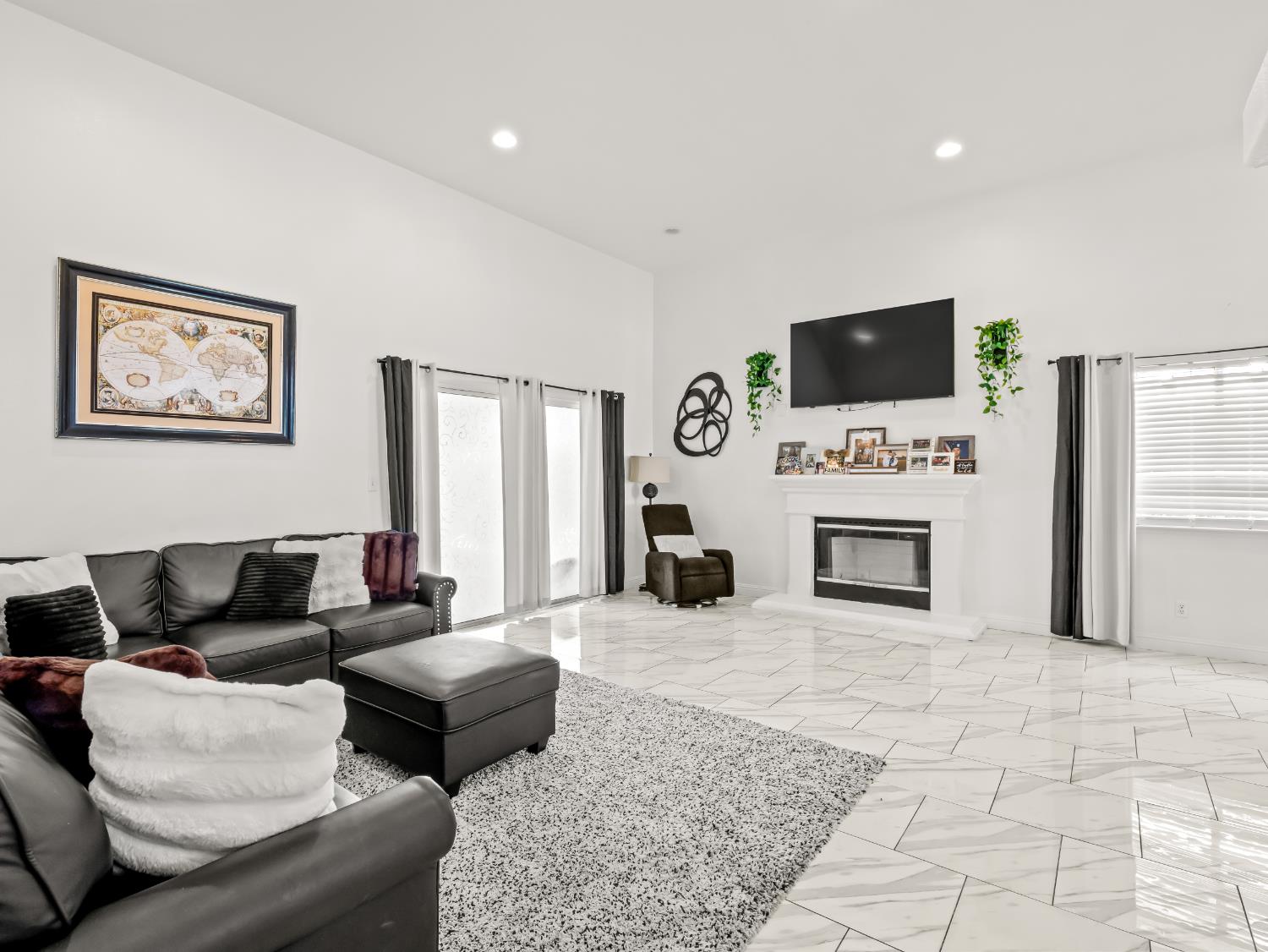1012 Fedora Ave, Clovis, CA 93612