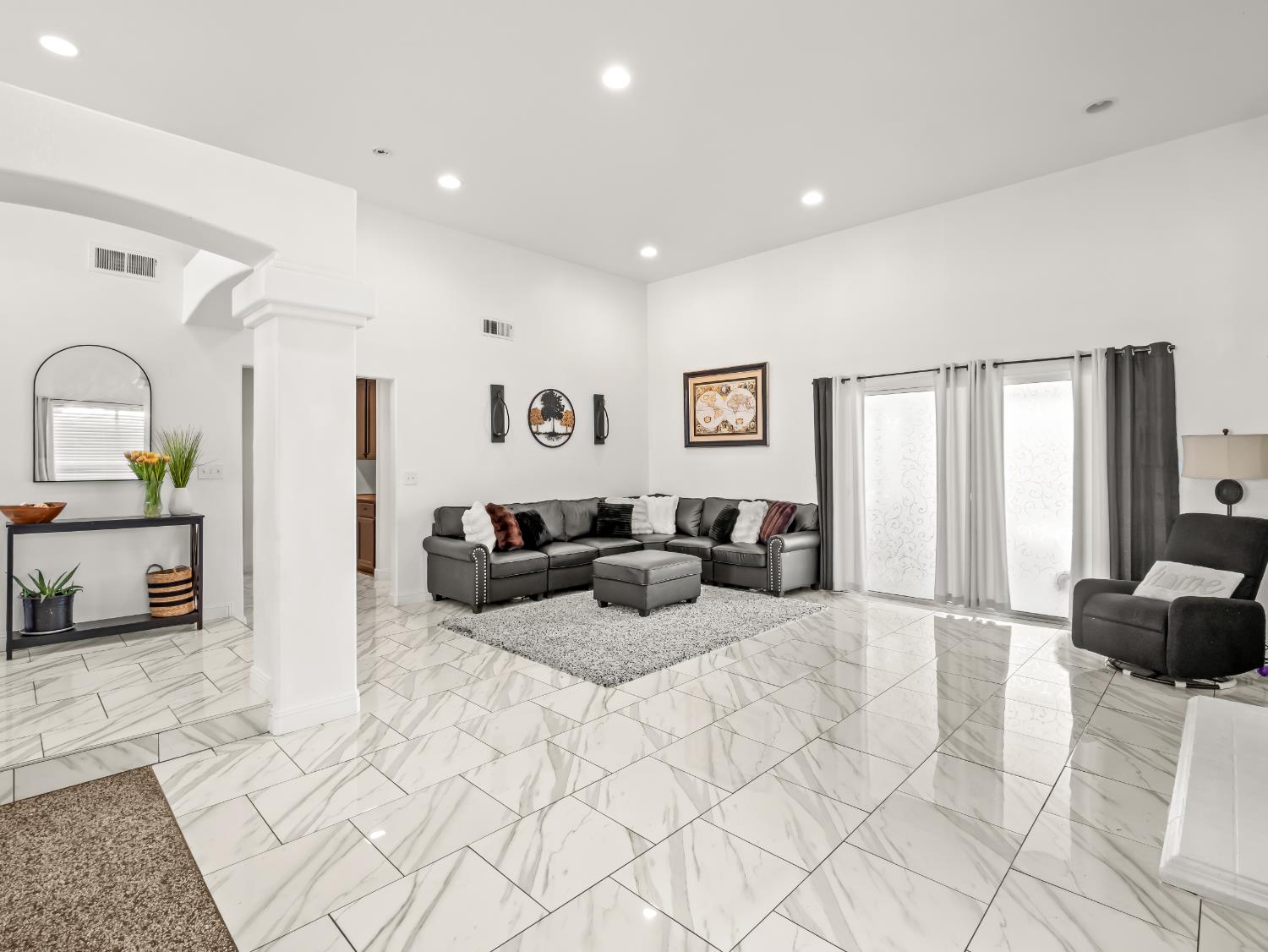 1012 Fedora Ave, Clovis, CA 93612