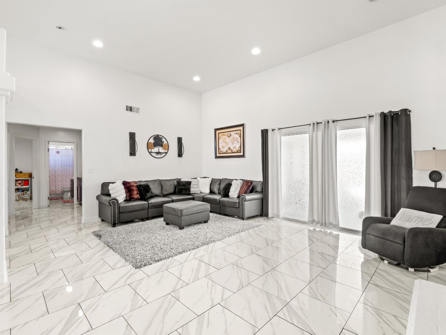 1012 Fedora Ave, Clovis, CA 93612
