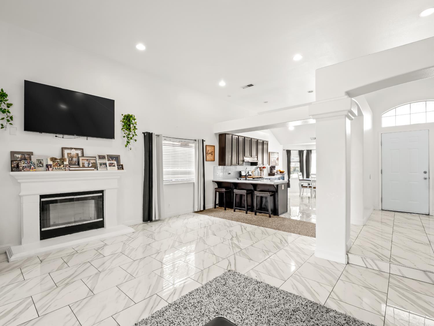 1012 Fedora Ave, Clovis, CA 93612