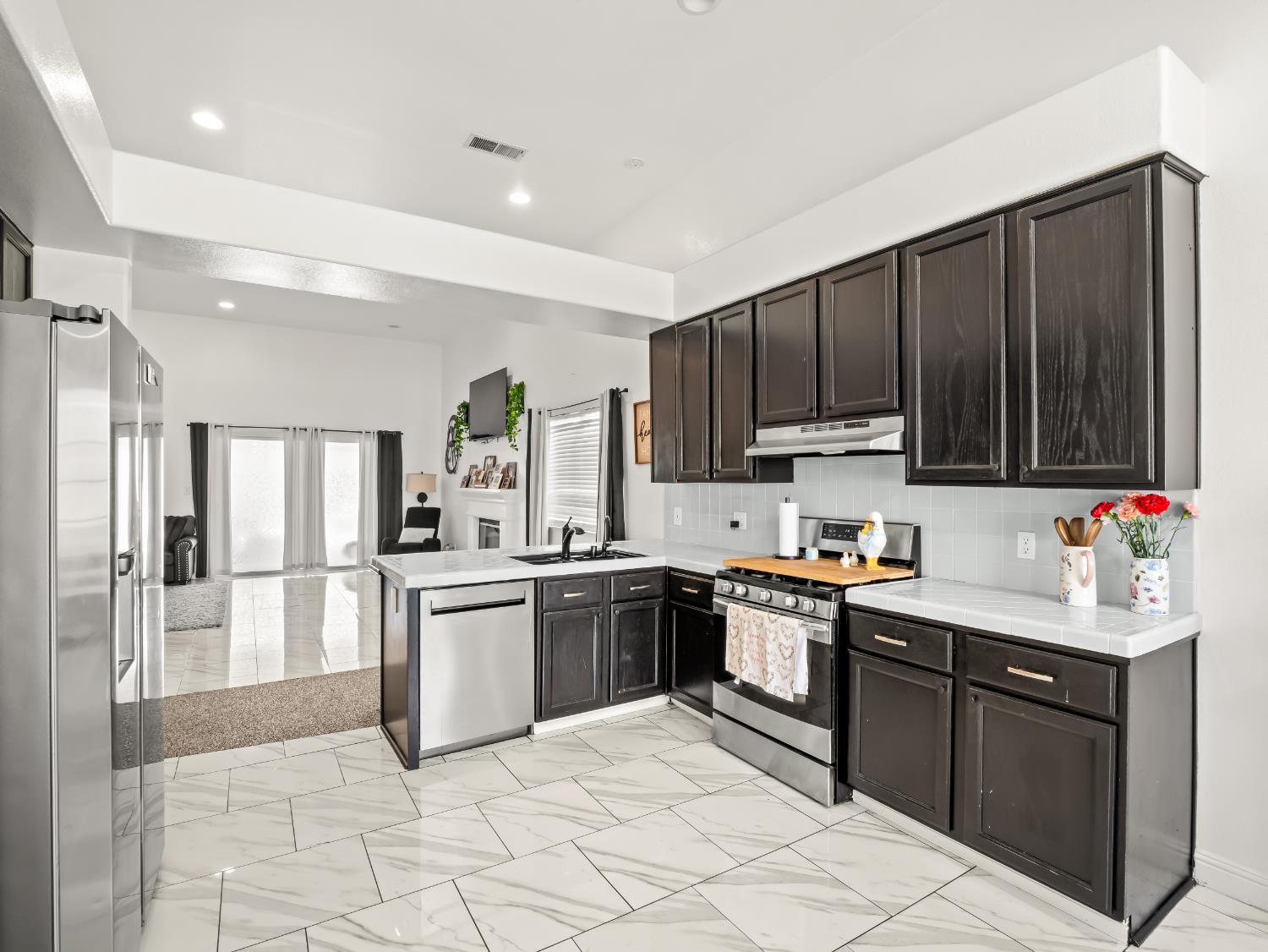 1012 Fedora Ave, Clovis, CA 93612