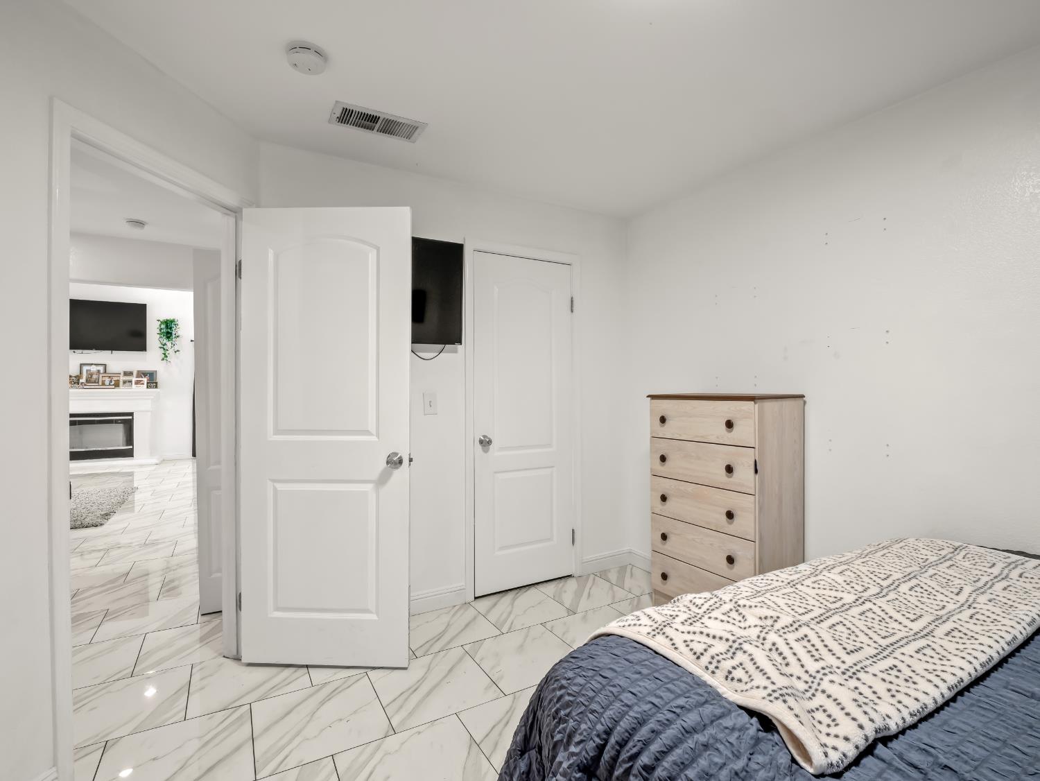 1012 Fedora Ave, Clovis, CA 93612