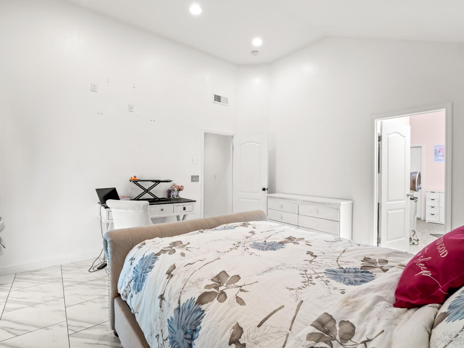 1012 Fedora Ave, Clovis, CA 93612
