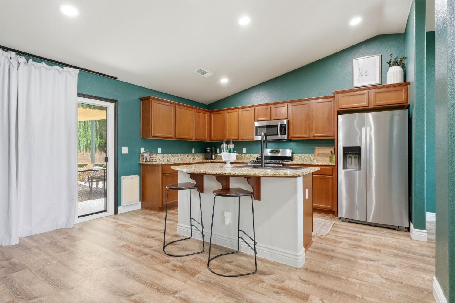 2258 Kirch Flat Ave, Tulare, CA 93274
