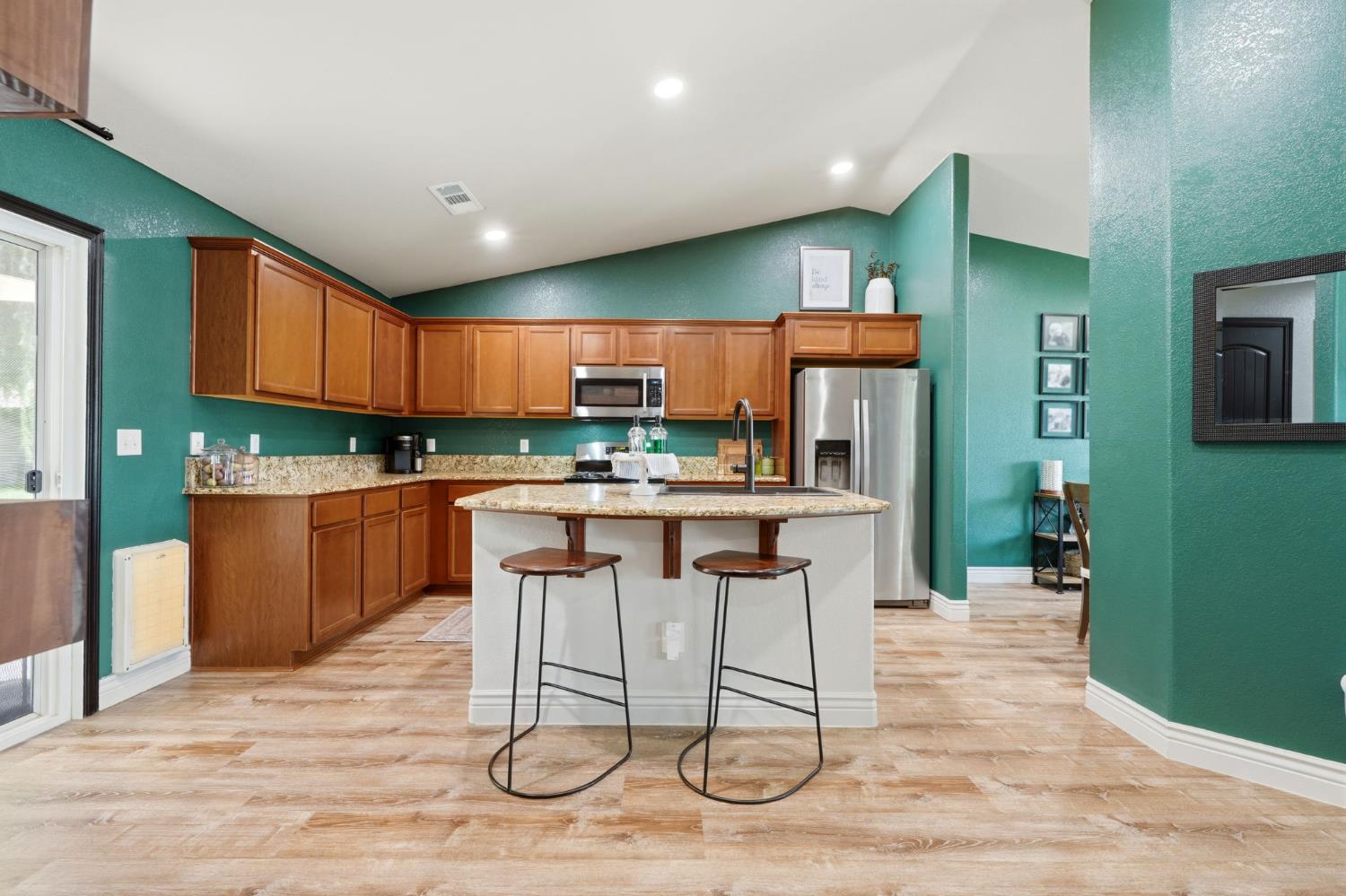2258 Kirch Flat Ave, Tulare, CA 93274
