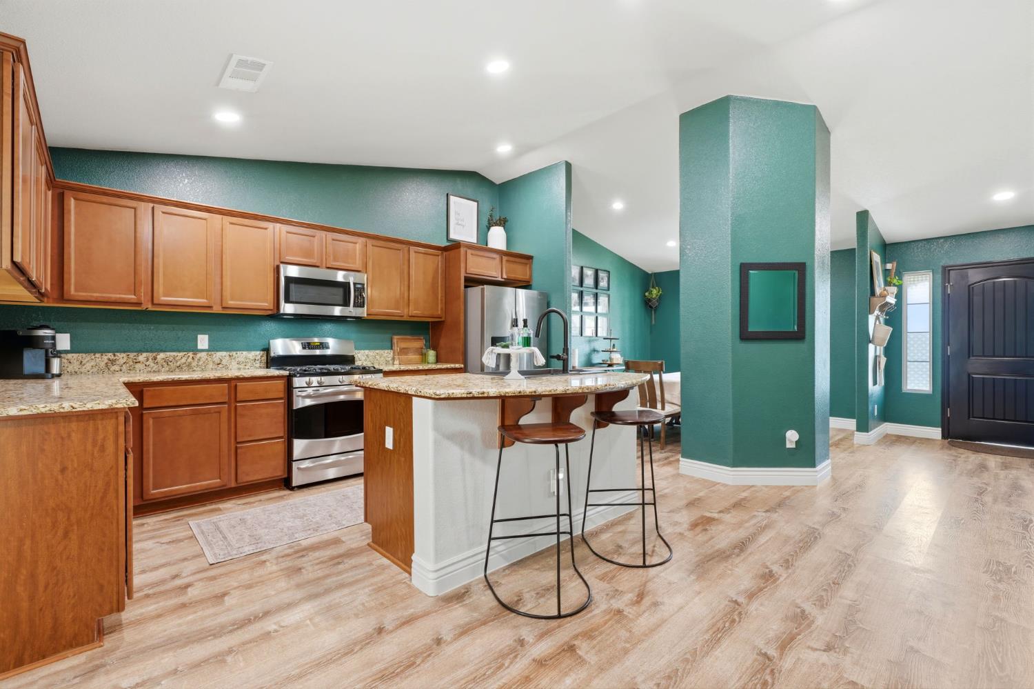 2258 Kirch Flat Ave, Tulare, CA 93274