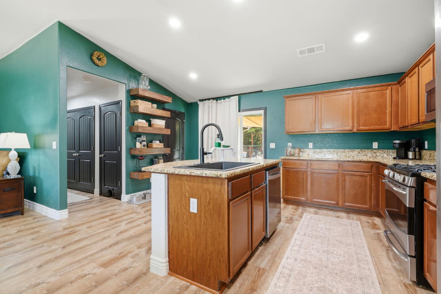 2258 Kirch Flat Ave, Tulare, CA 93274