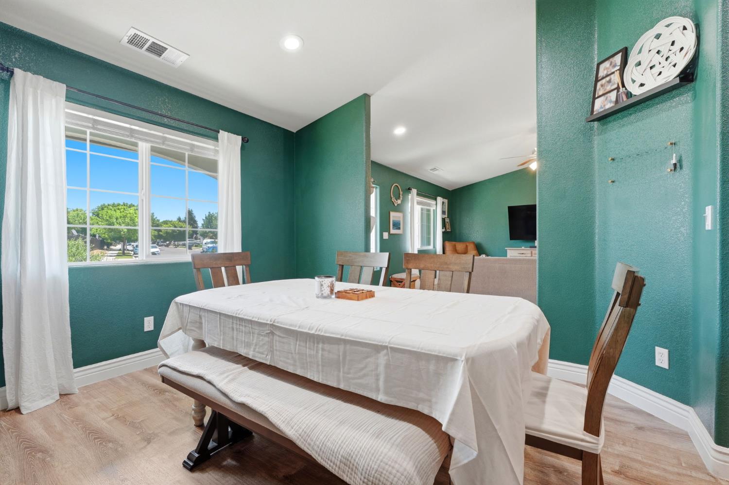 2258 Kirch Flat Ave, Tulare, CA 93274