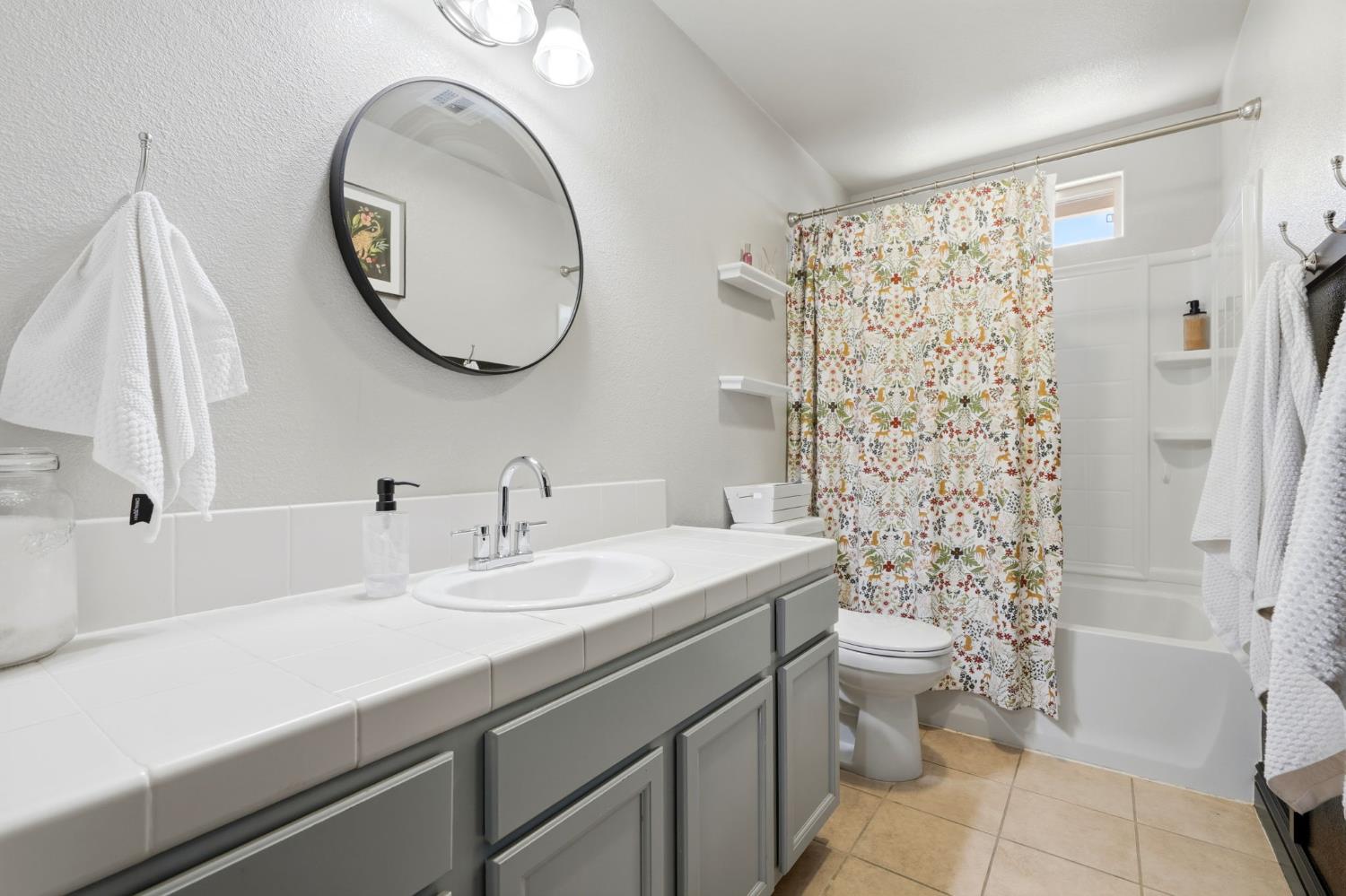 2258 Kirch Flat Ave, Tulare, CA 93274
