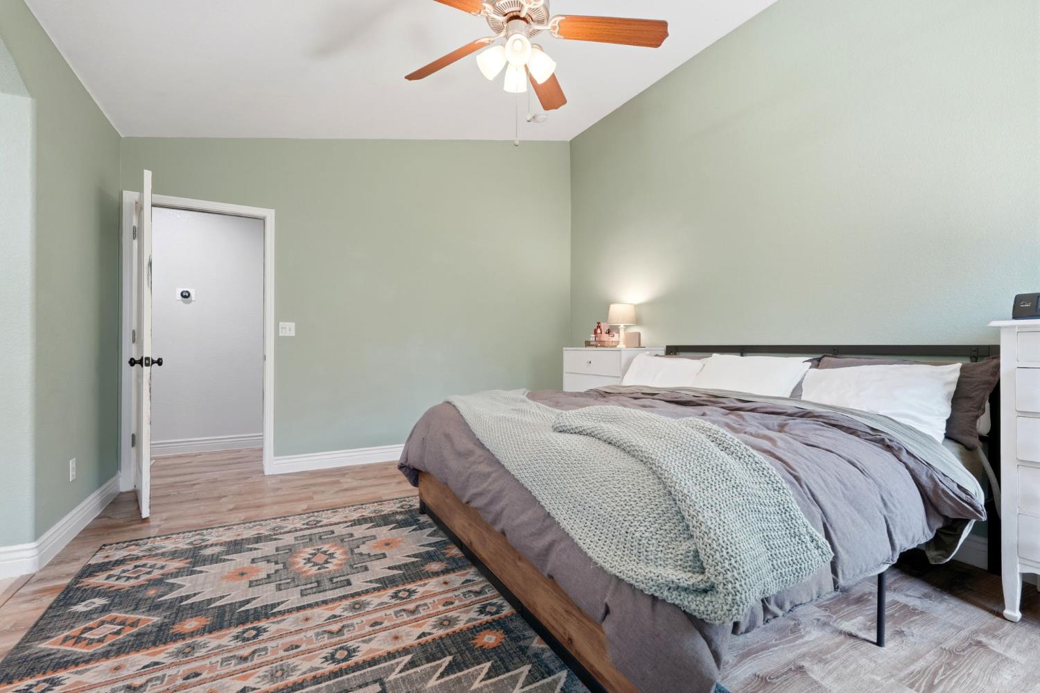 2258 Kirch Flat Ave, Tulare, CA 93274