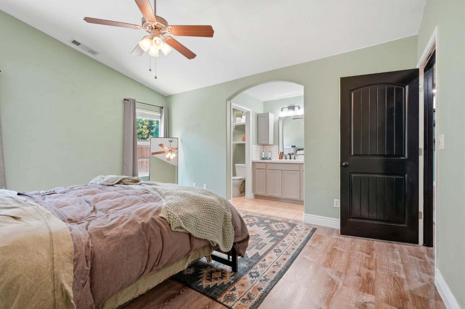 2258 Kirch Flat Ave, Tulare, CA 93274
