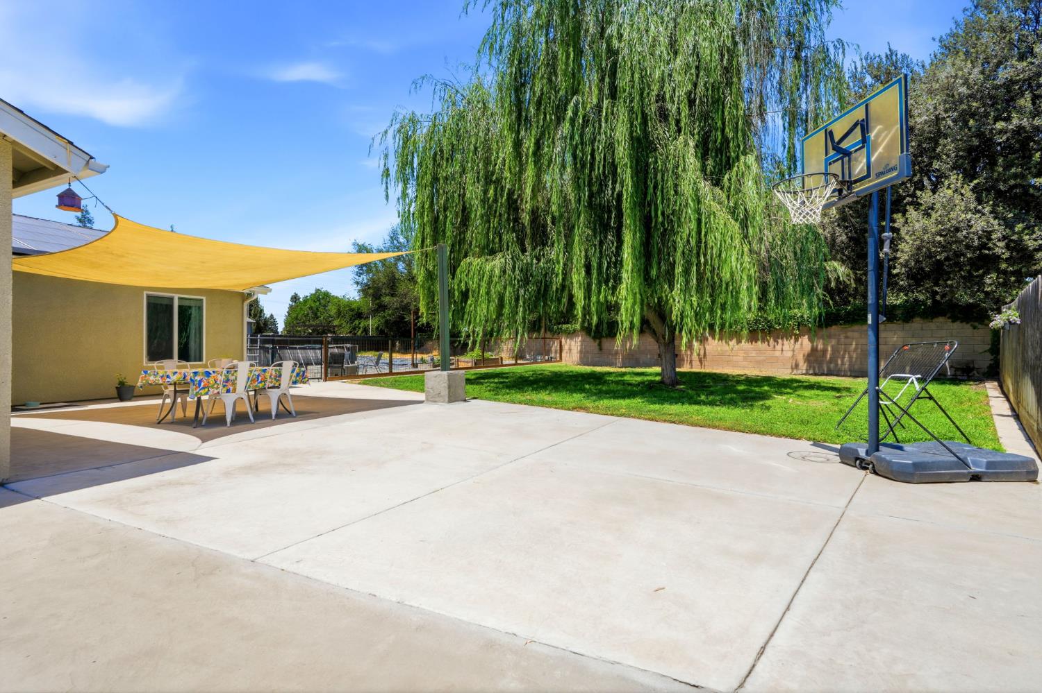 2258 Kirch Flat Ave, Tulare, CA 93274