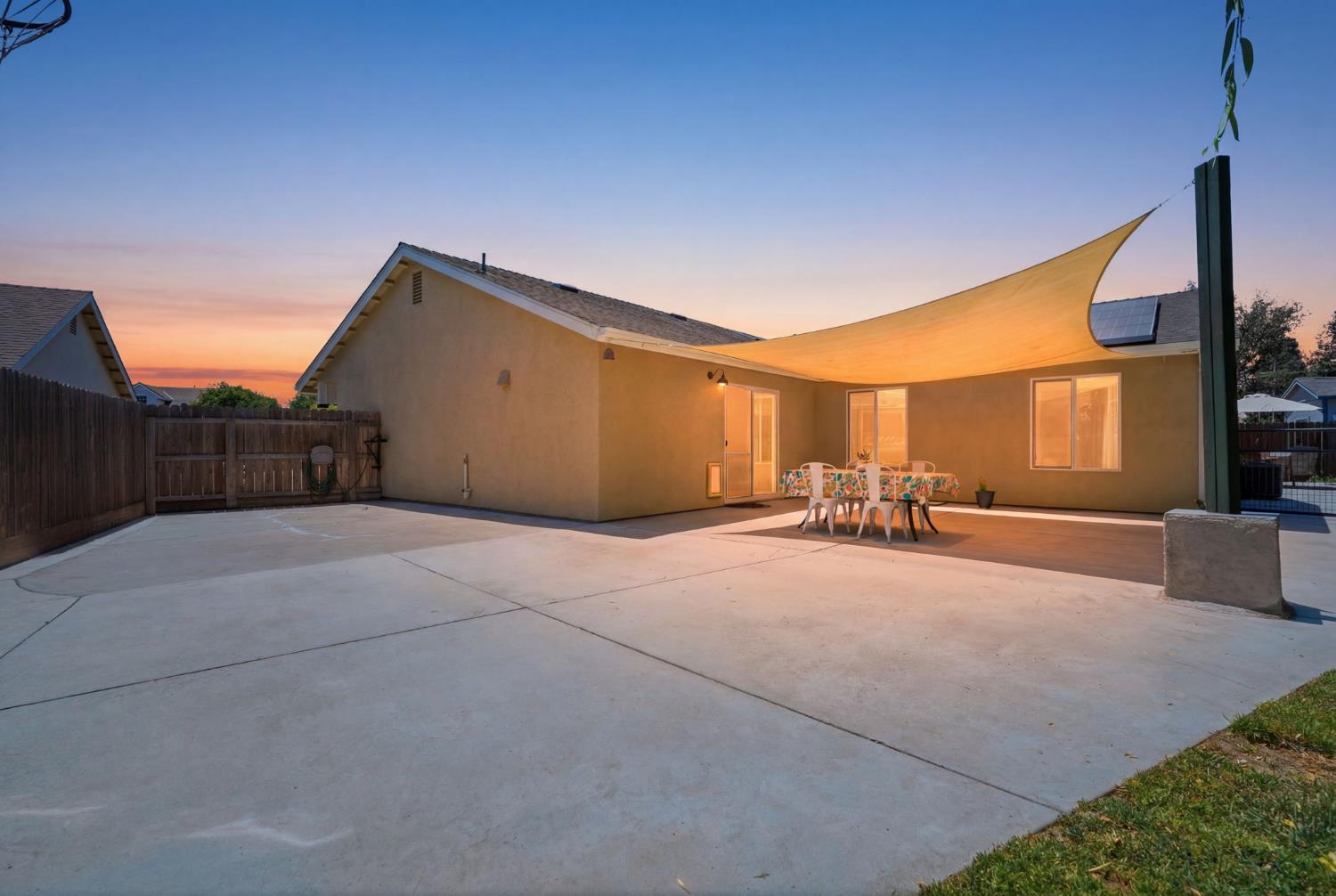 2258 Kirch Flat Ave, Tulare, CA 93274