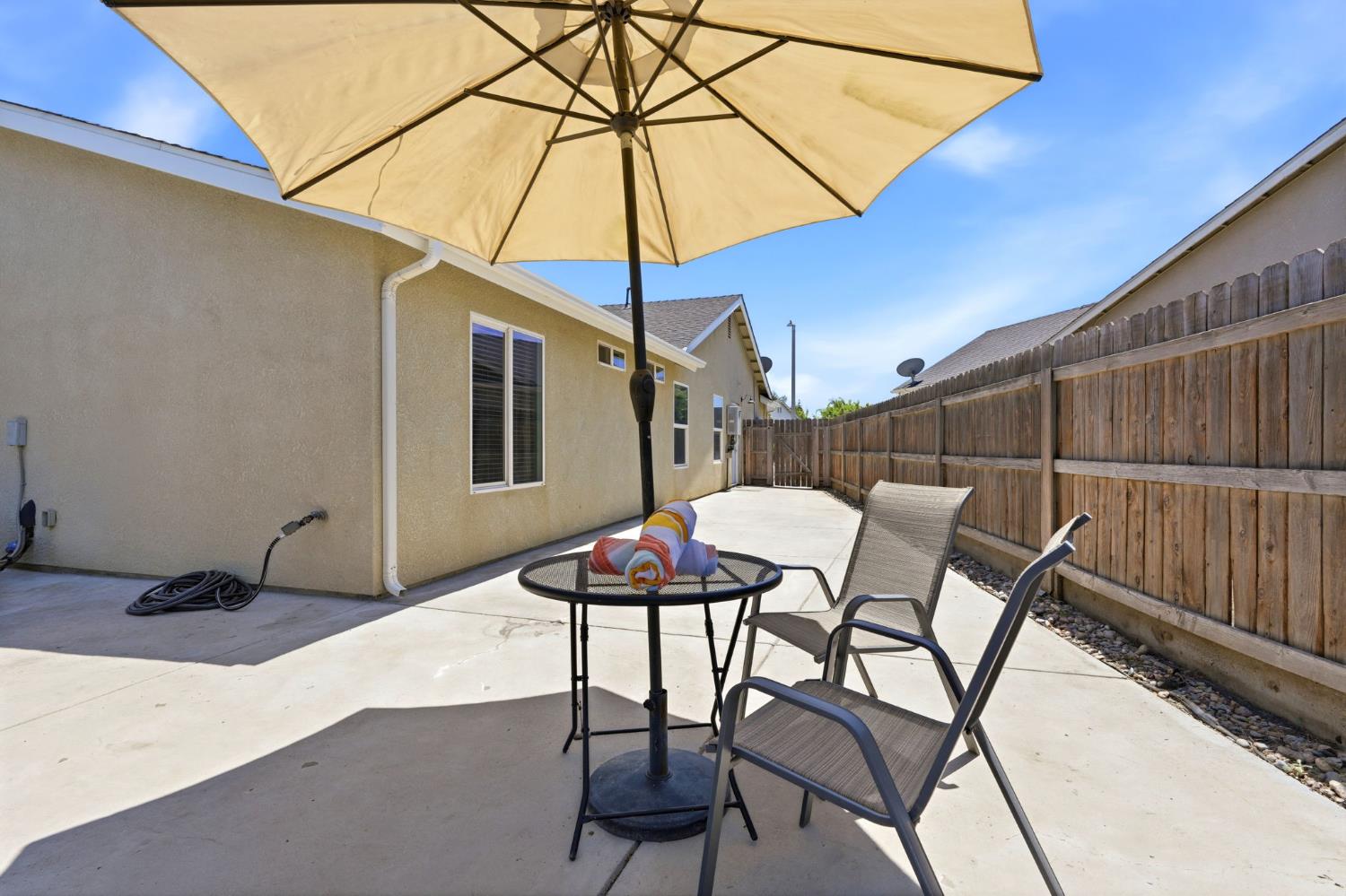 2258 Kirch Flat Ave, Tulare, CA 93274