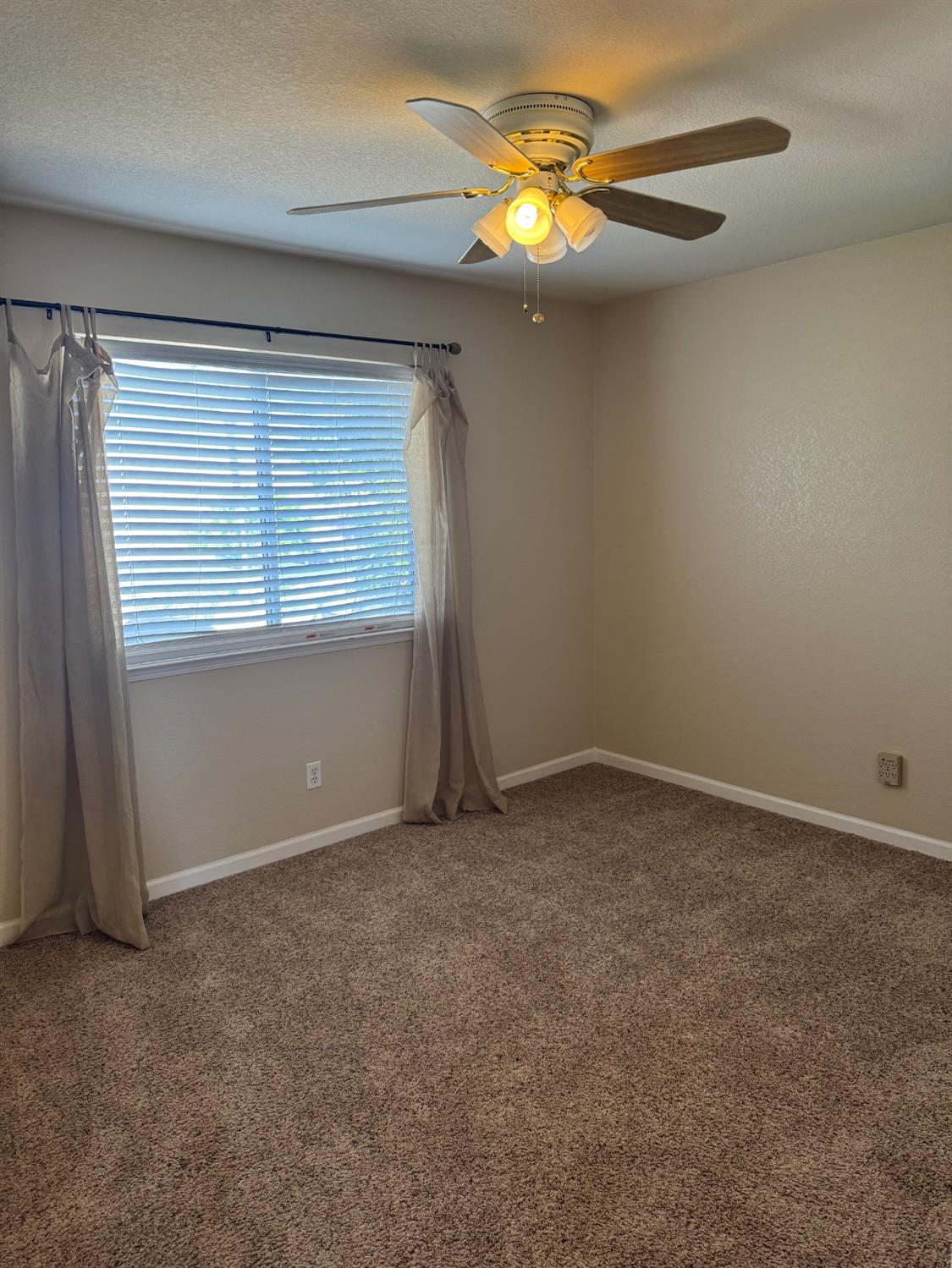 5170 Coronado St, Chowchilla, CA 93610