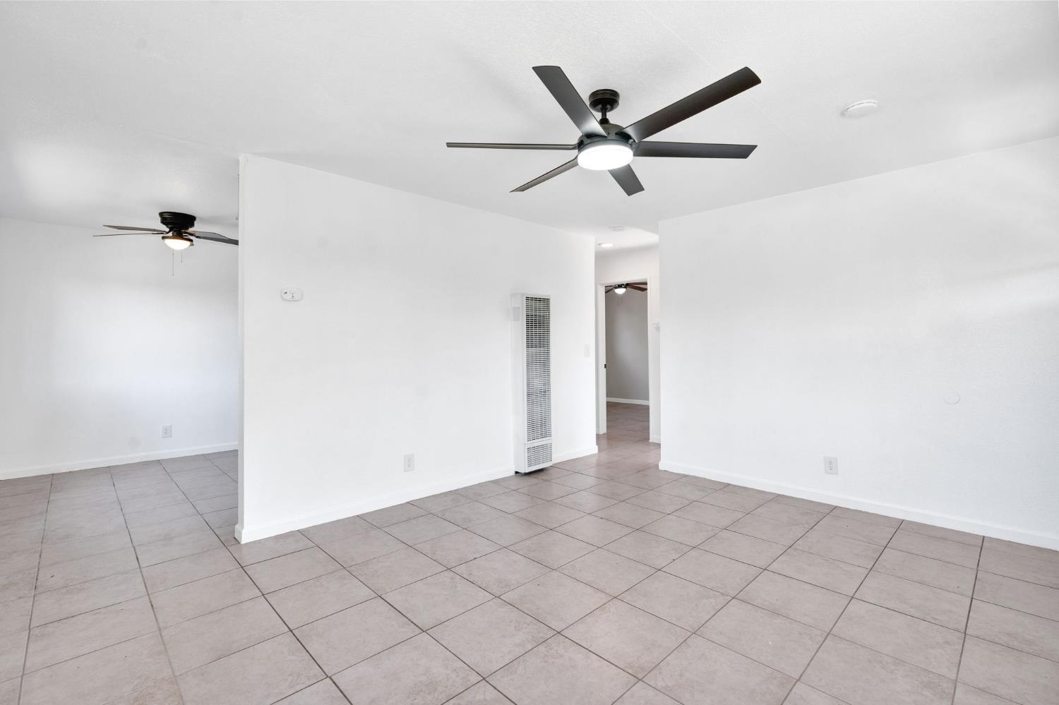 421 E 11Th St, Hanford, CA 93230