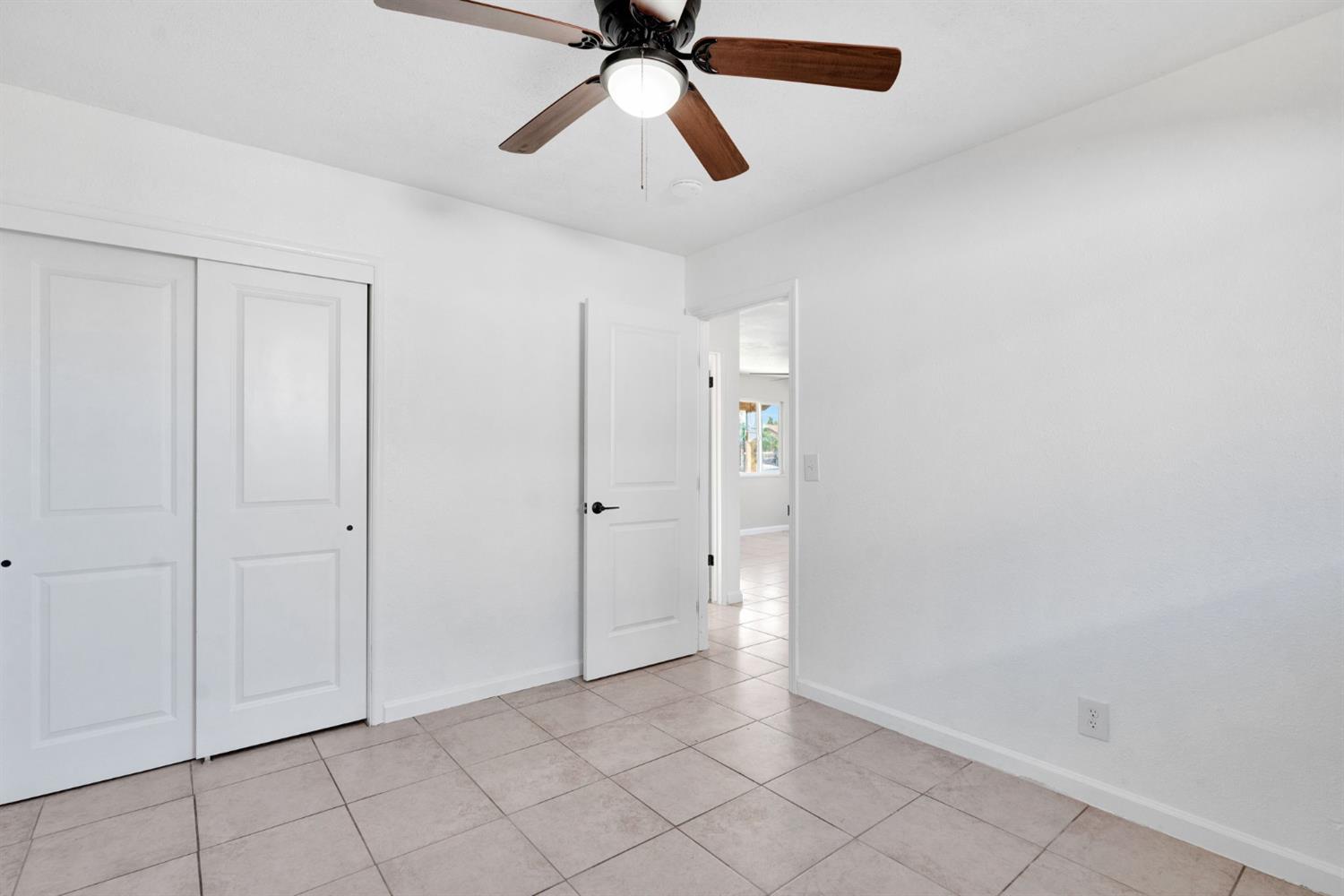421 E 11Th St, Hanford, CA 93230