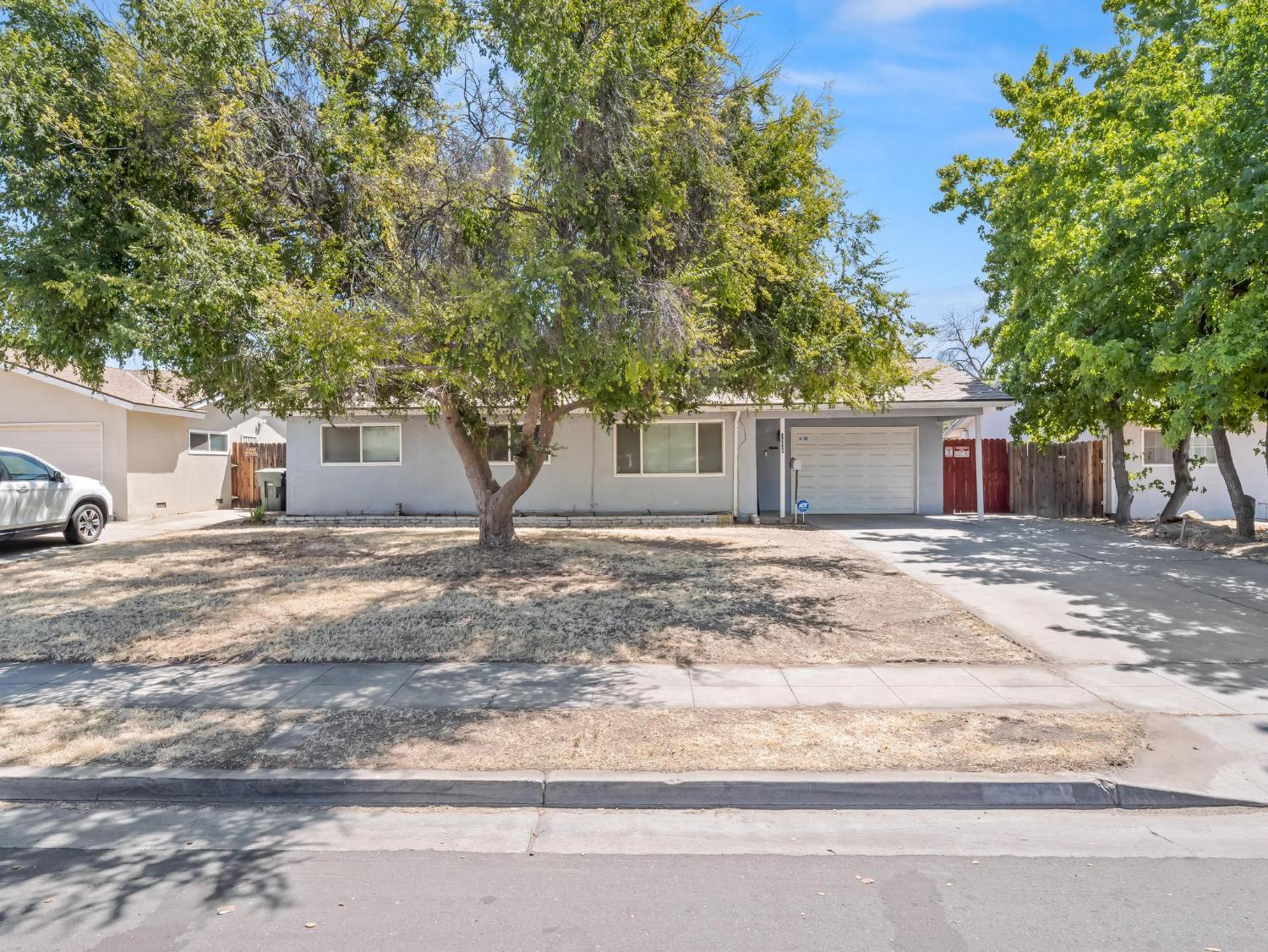 3576 N Marks Ave, Fresno, CA 93722