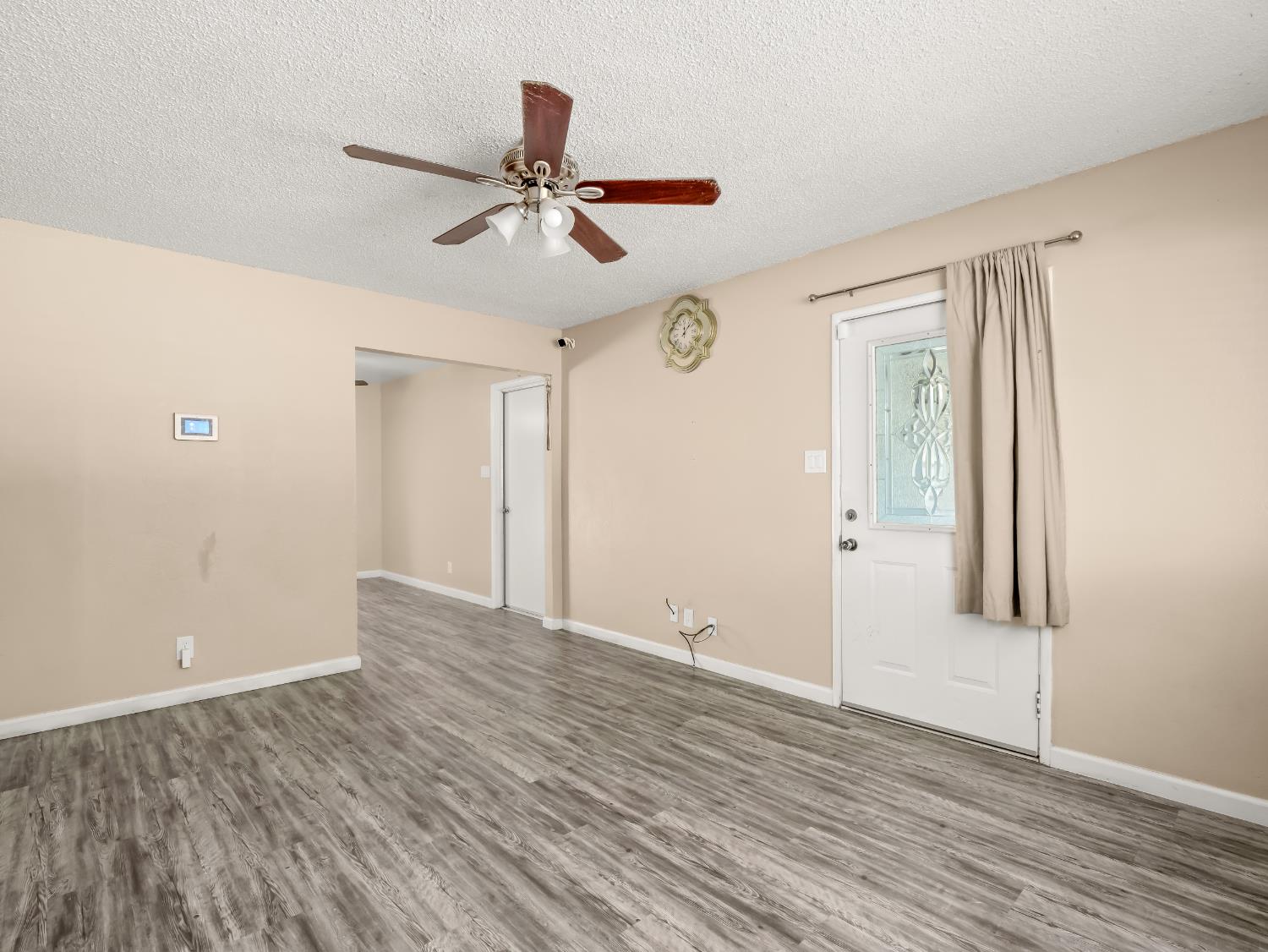3576 N Marks Ave, Fresno, CA 93722