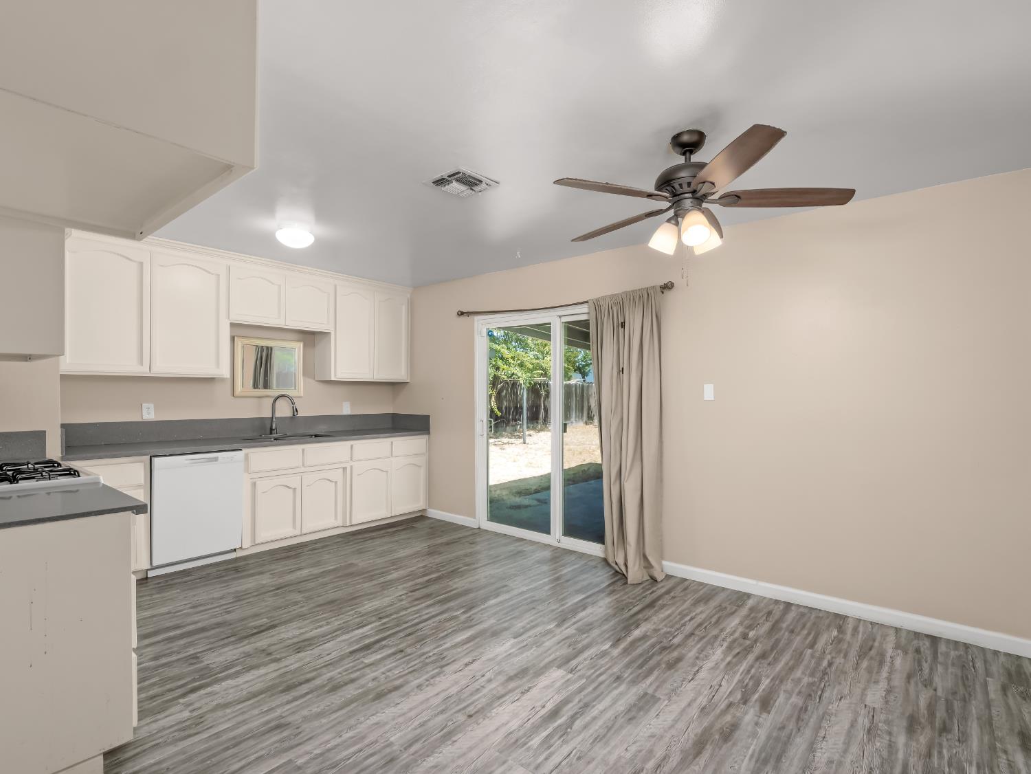 3576 N Marks Ave, Fresno, CA 93722