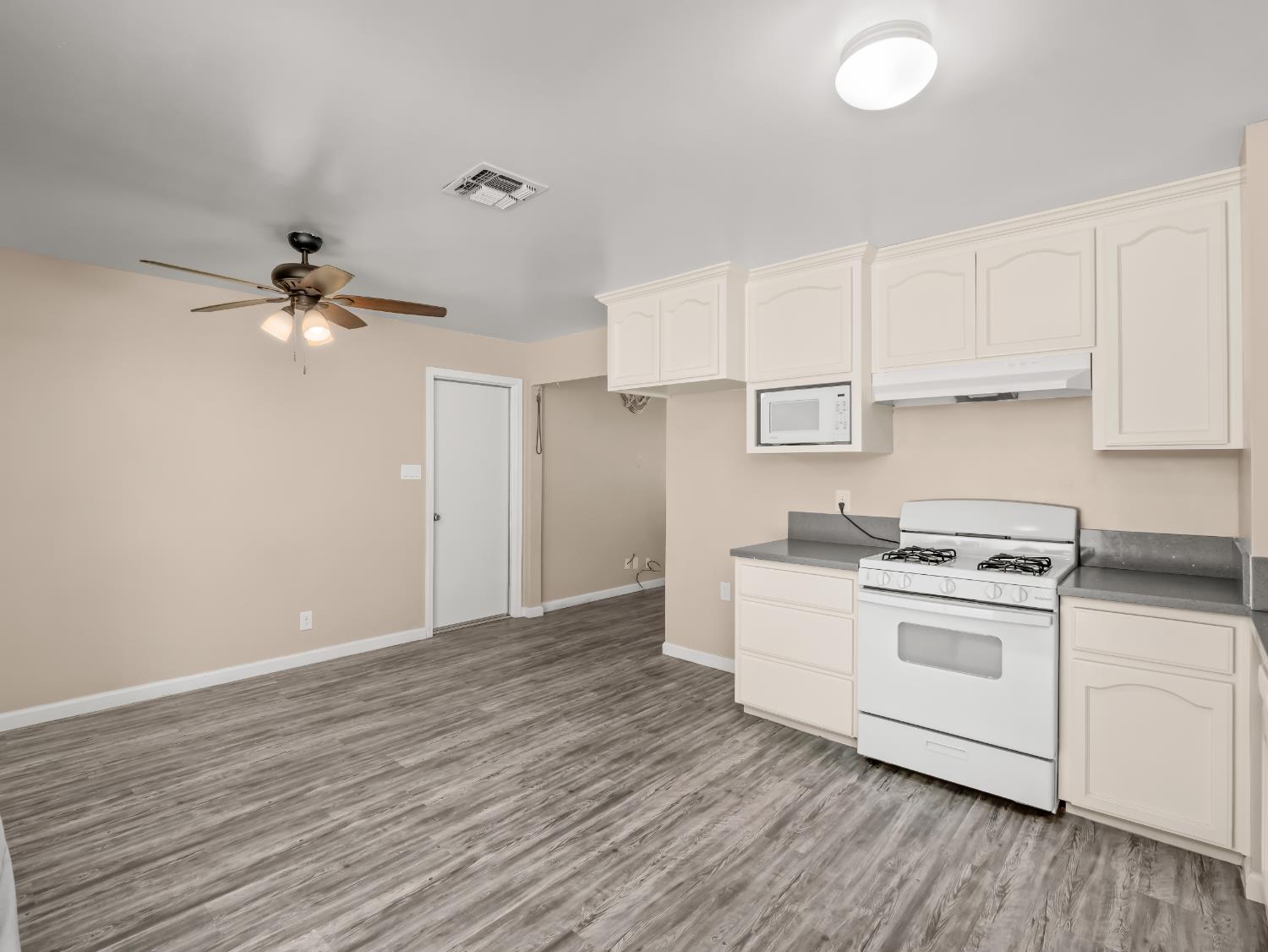 3576 N Marks Ave, Fresno, CA 93722