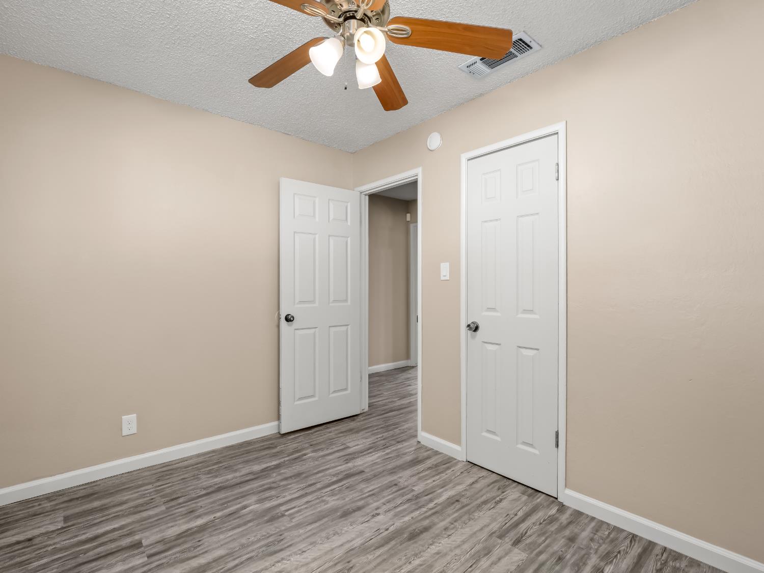 3576 N Marks Ave, Fresno, CA 93722