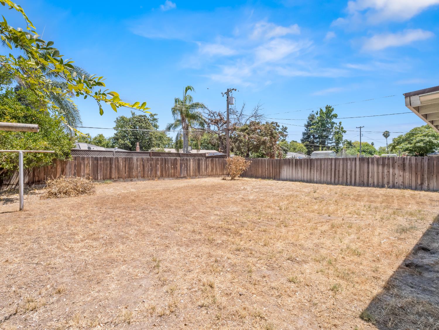 3576 N Marks Ave, Fresno, CA 93722