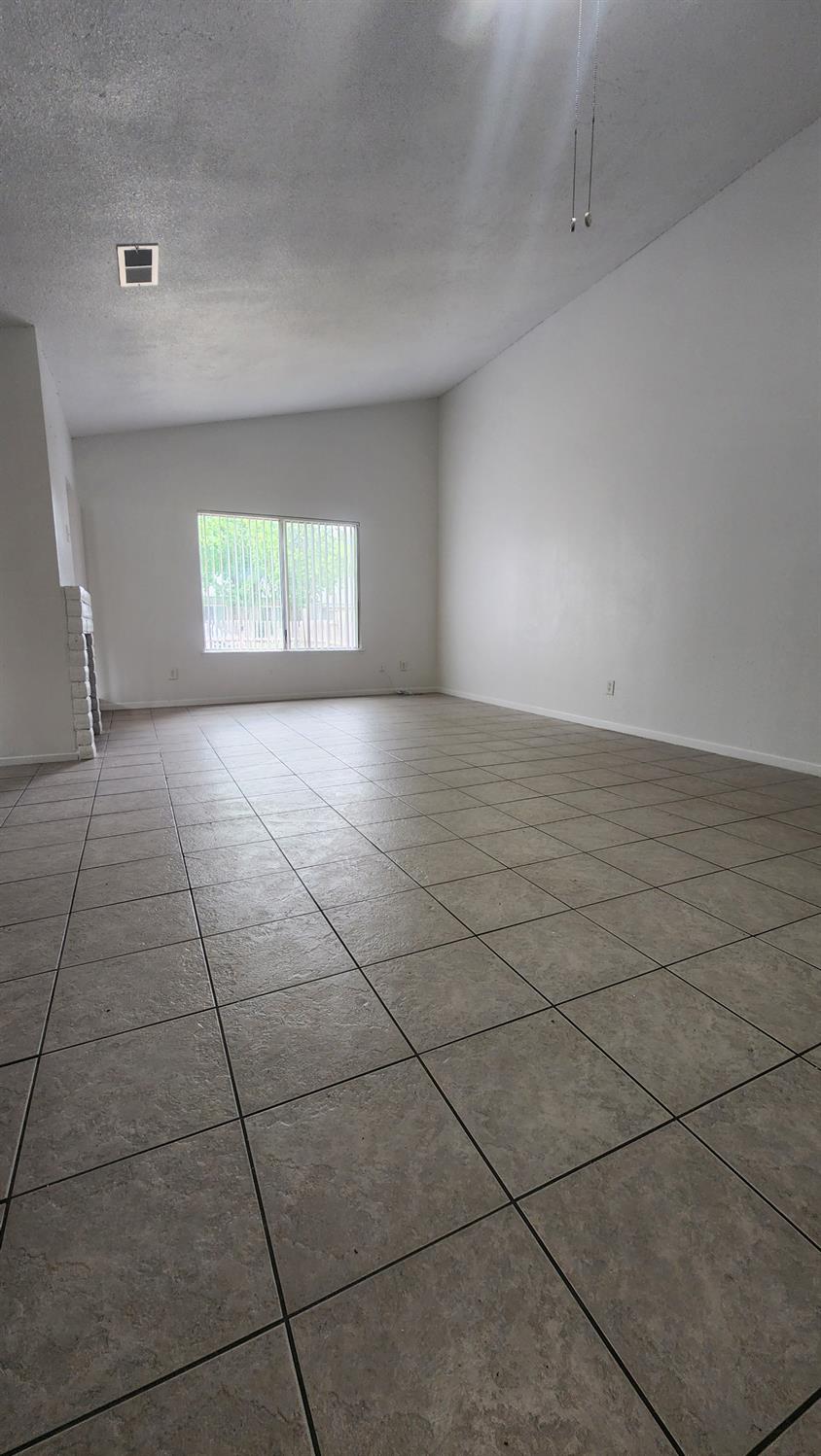 665 S Coalinga St, Coalinga, CA 93210