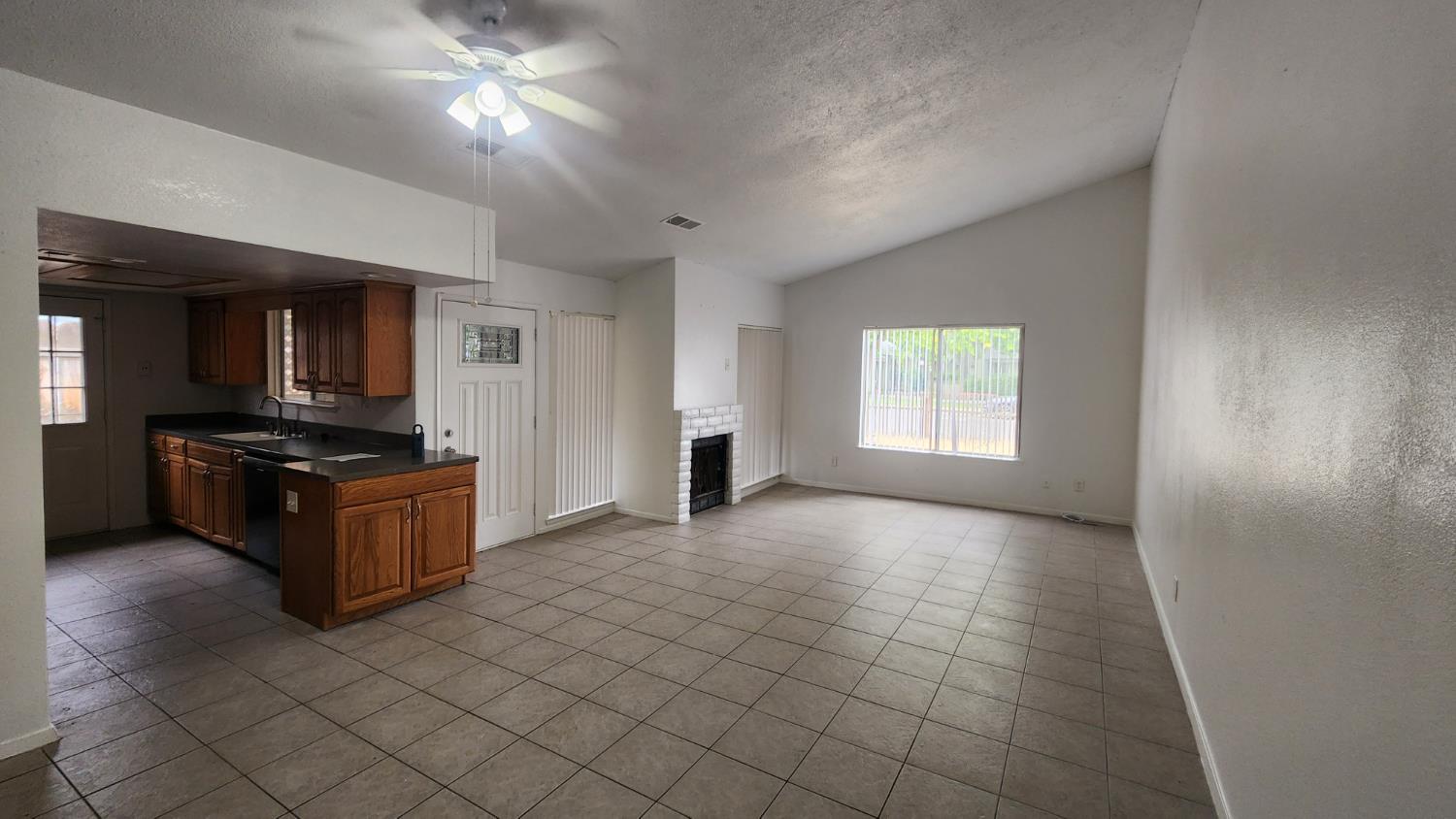 665 S Coalinga St, Coalinga, CA 93210