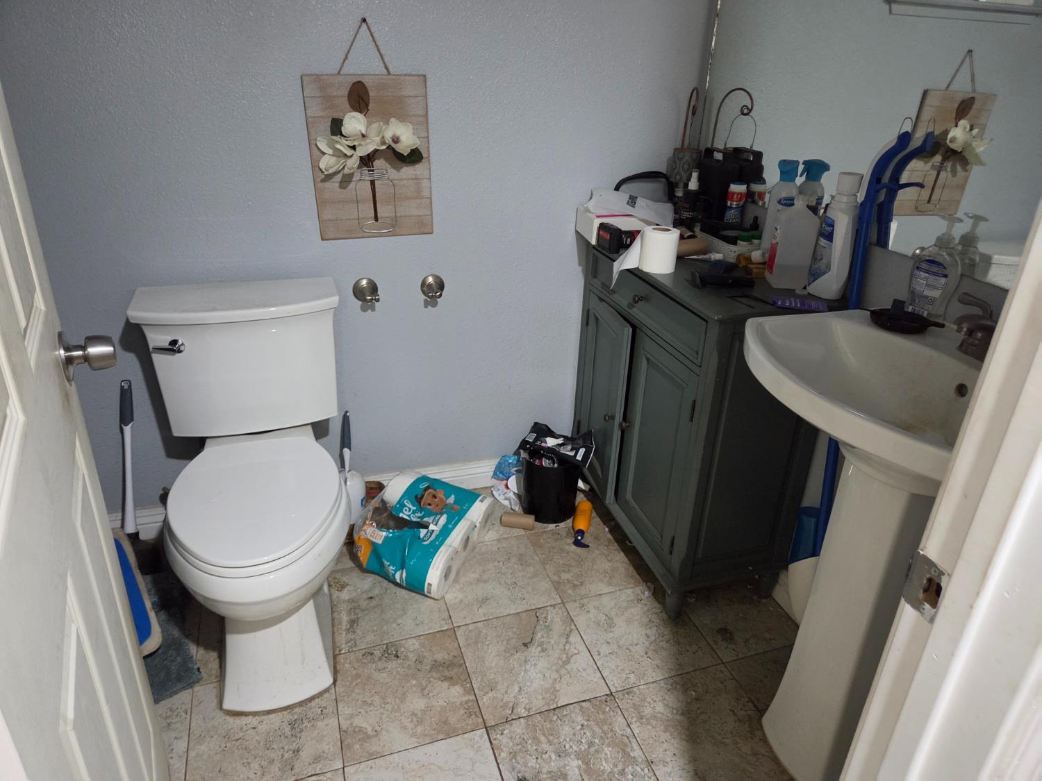 467 W Tenaya Ave, Clovis, CA 93612