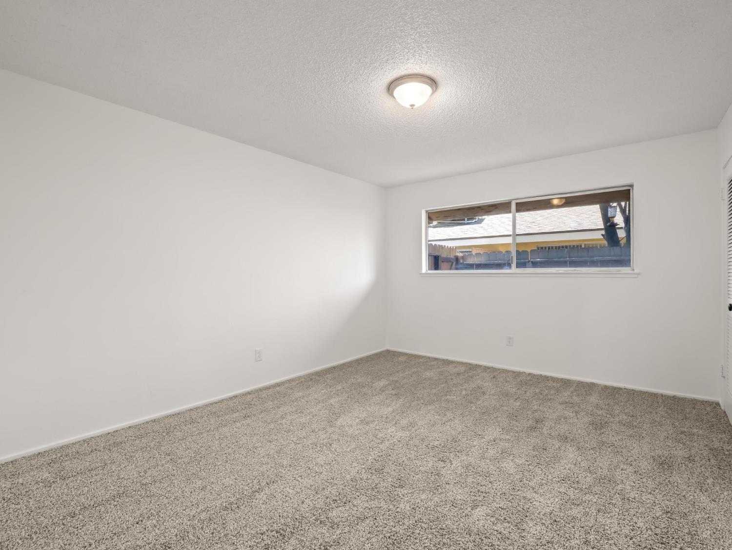 3725 N Fruit Ave #B, Fresno, CA 93705