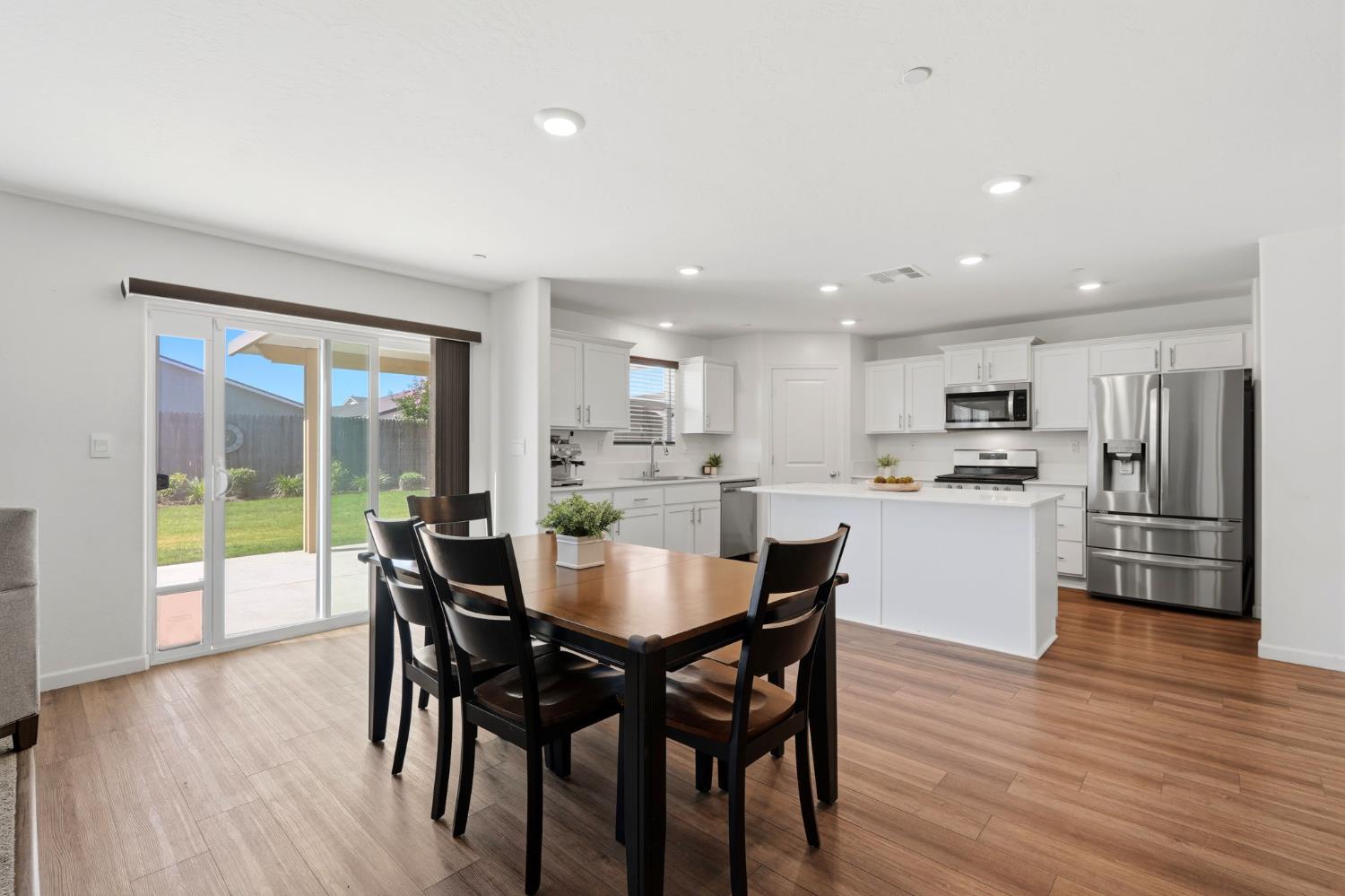 1033 E Loyola, Visalia, CA 93292