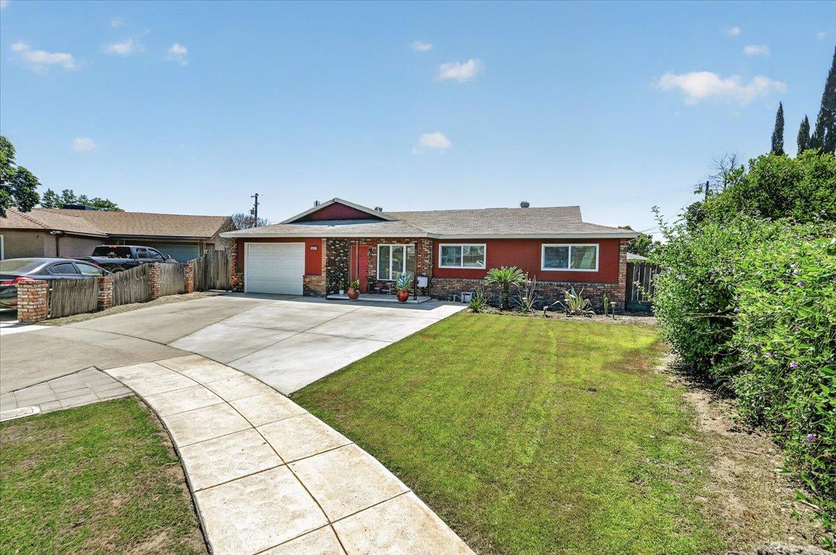 3097 W Sussex Way, Fresno, CA 93722