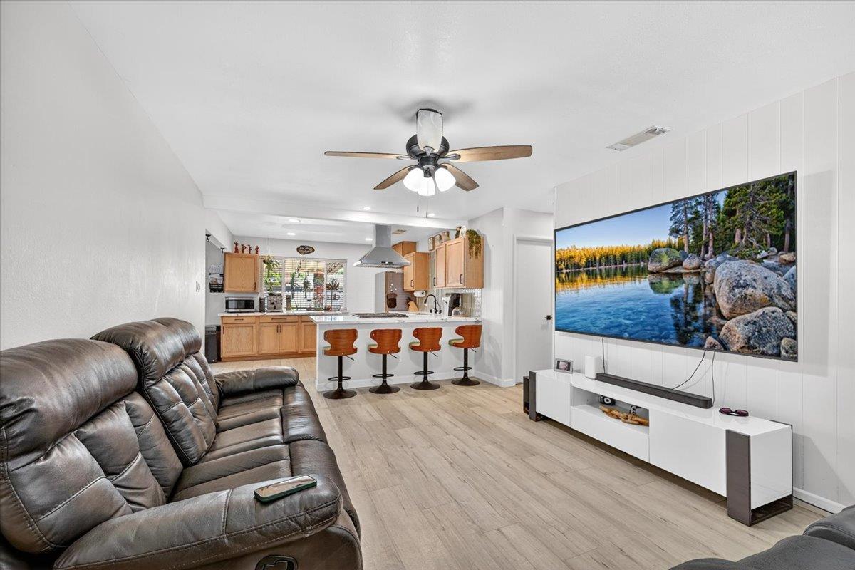 3097 W Sussex Way, Fresno, CA 93722