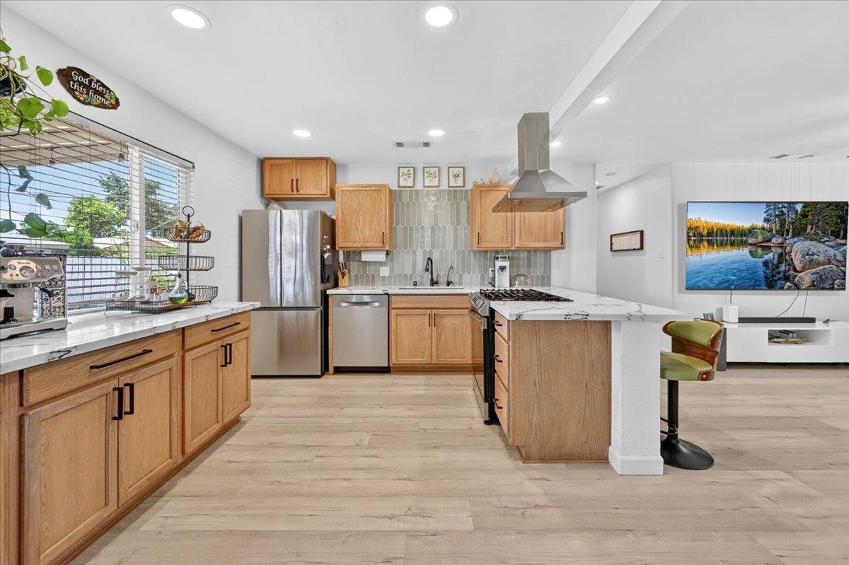 3097 W Sussex Way, Fresno, CA 93722
