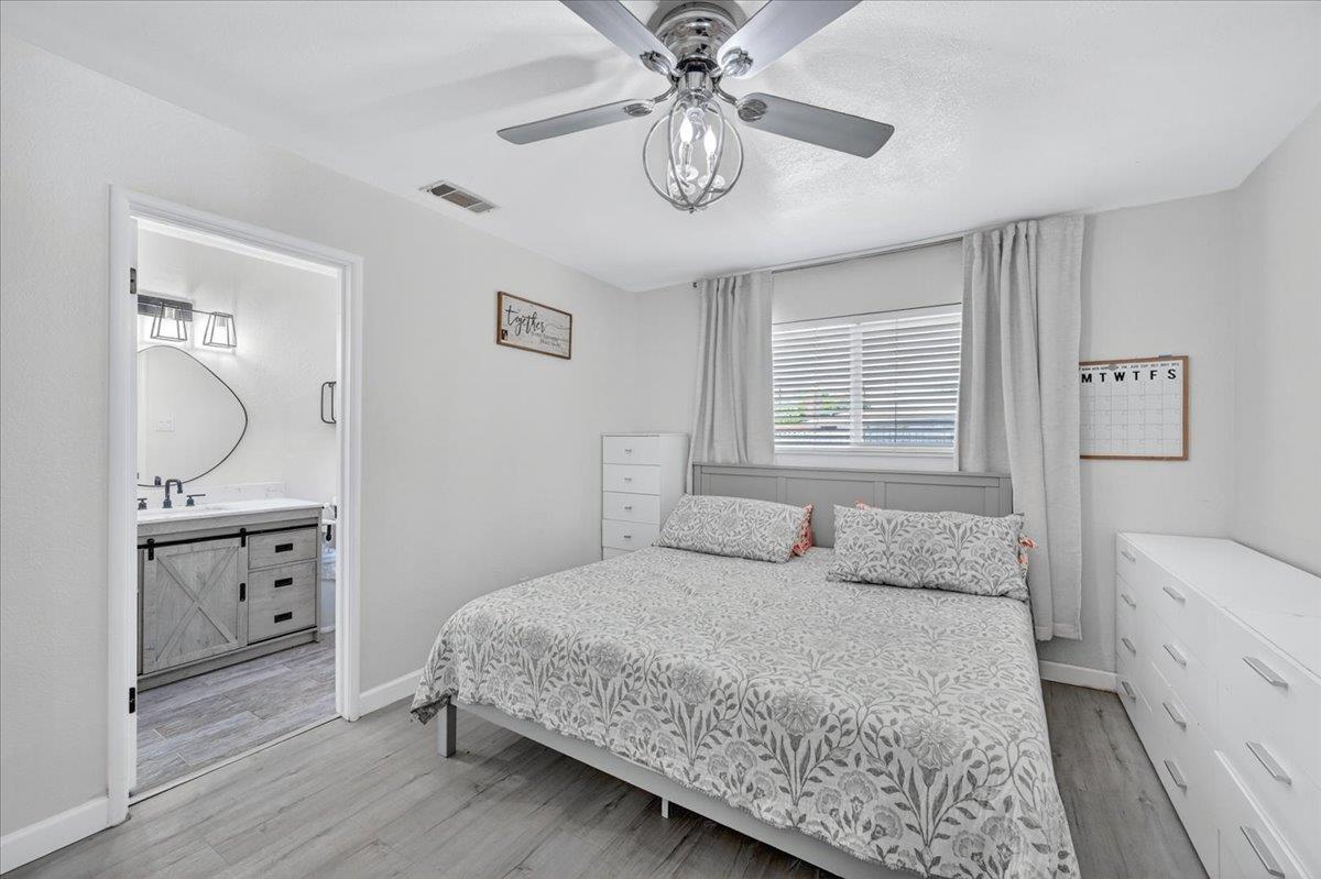 3097 W Sussex Way, Fresno, CA 93722