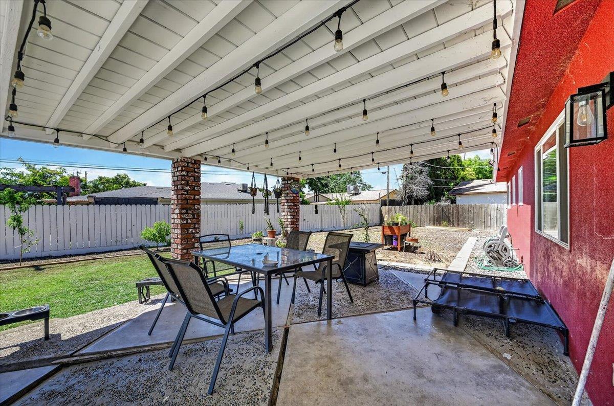 3097 W Sussex Way, Fresno, CA 93722
