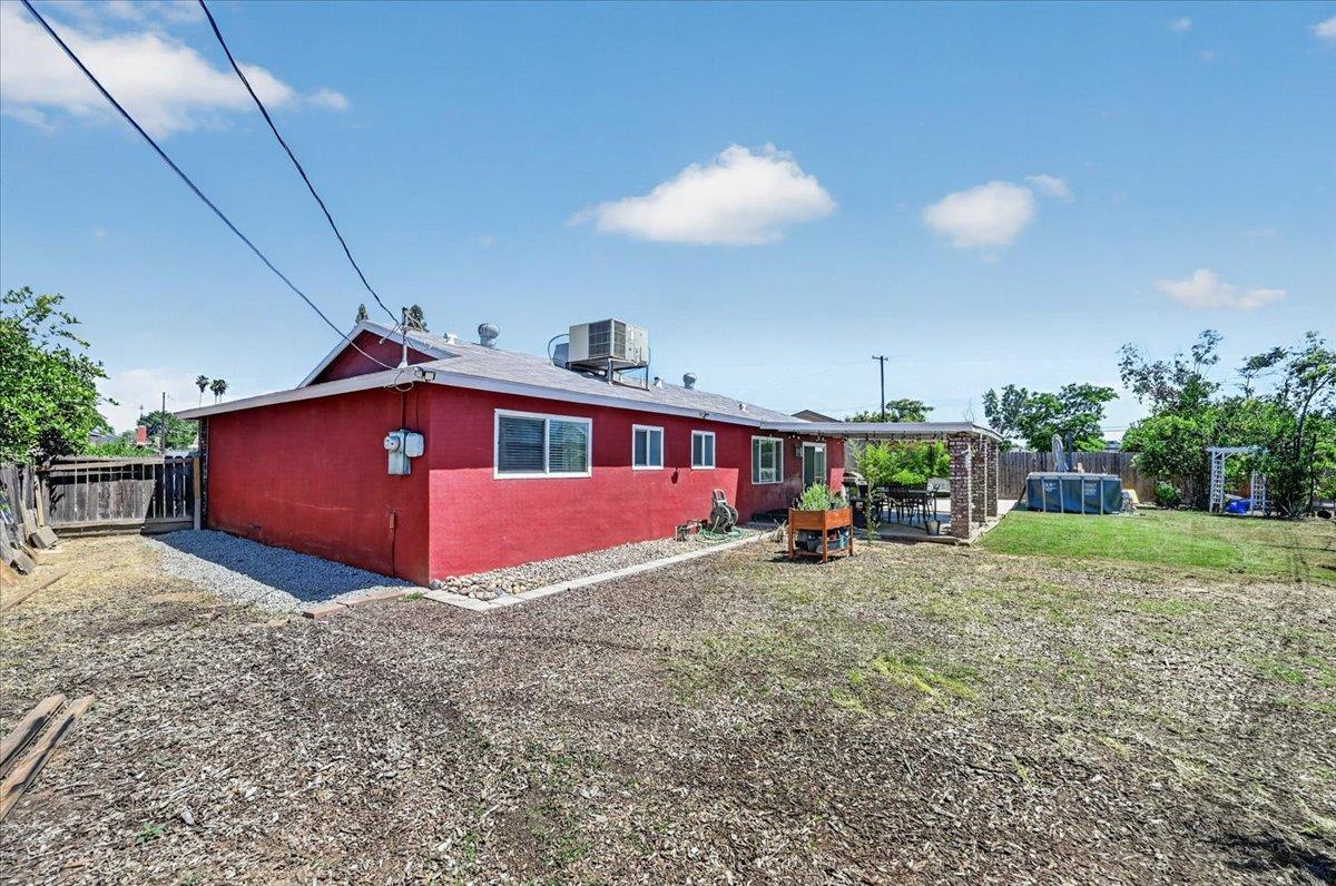 3097 W Sussex Way, Fresno, CA 93722