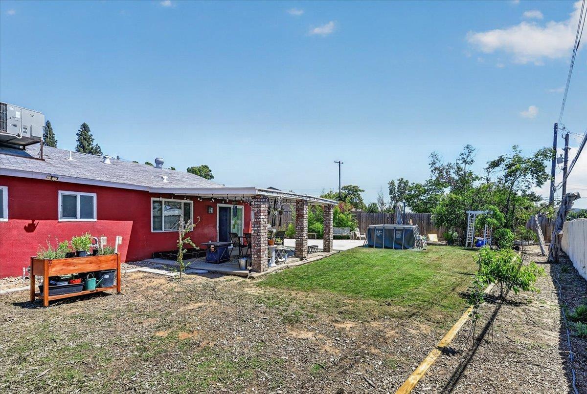 3097 W Sussex Way, Fresno, CA 93722